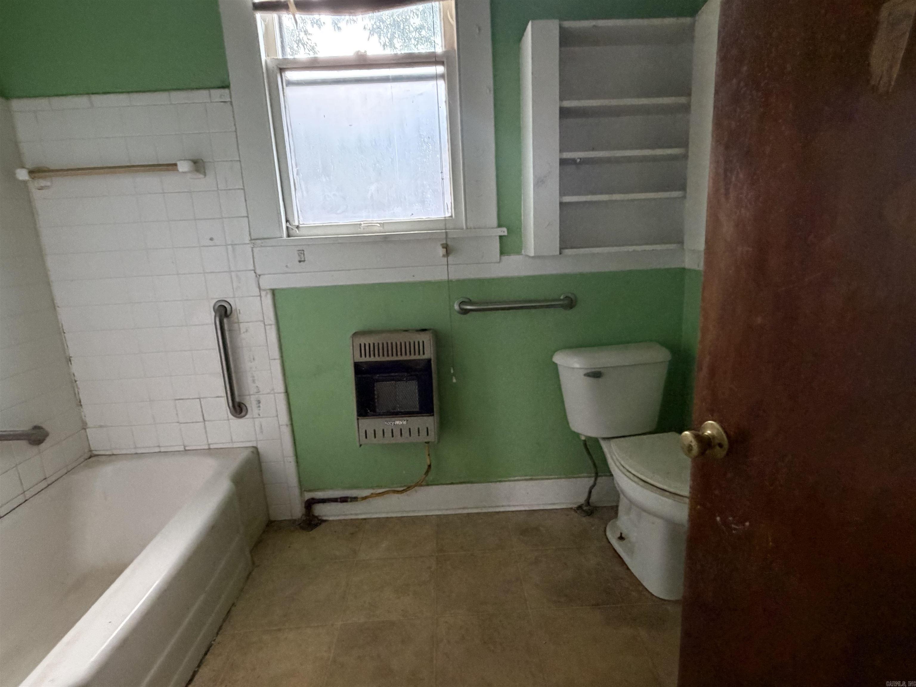 905 Lewis Street Property Photo 10