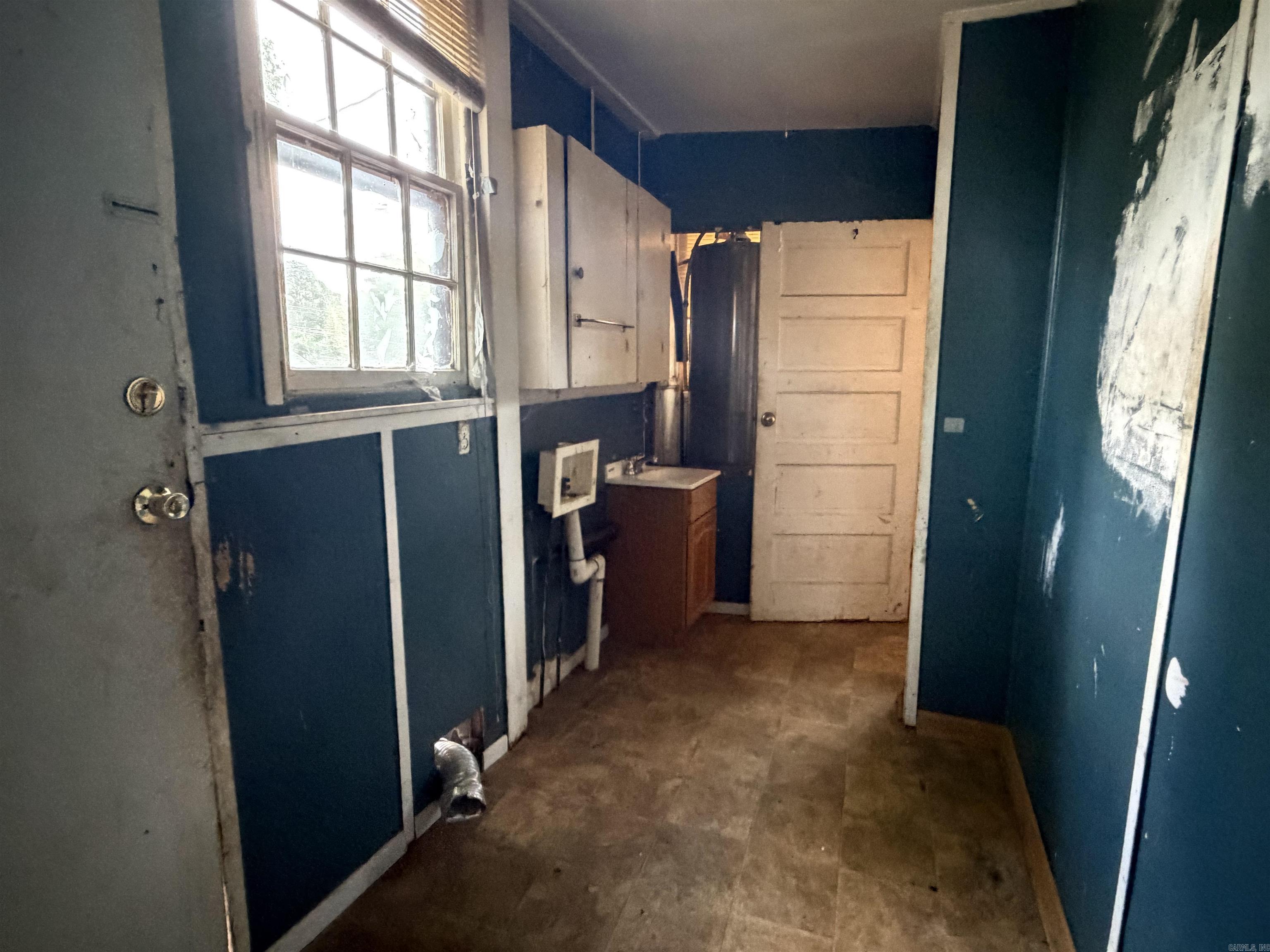 905 Lewis Street Property Photo 15