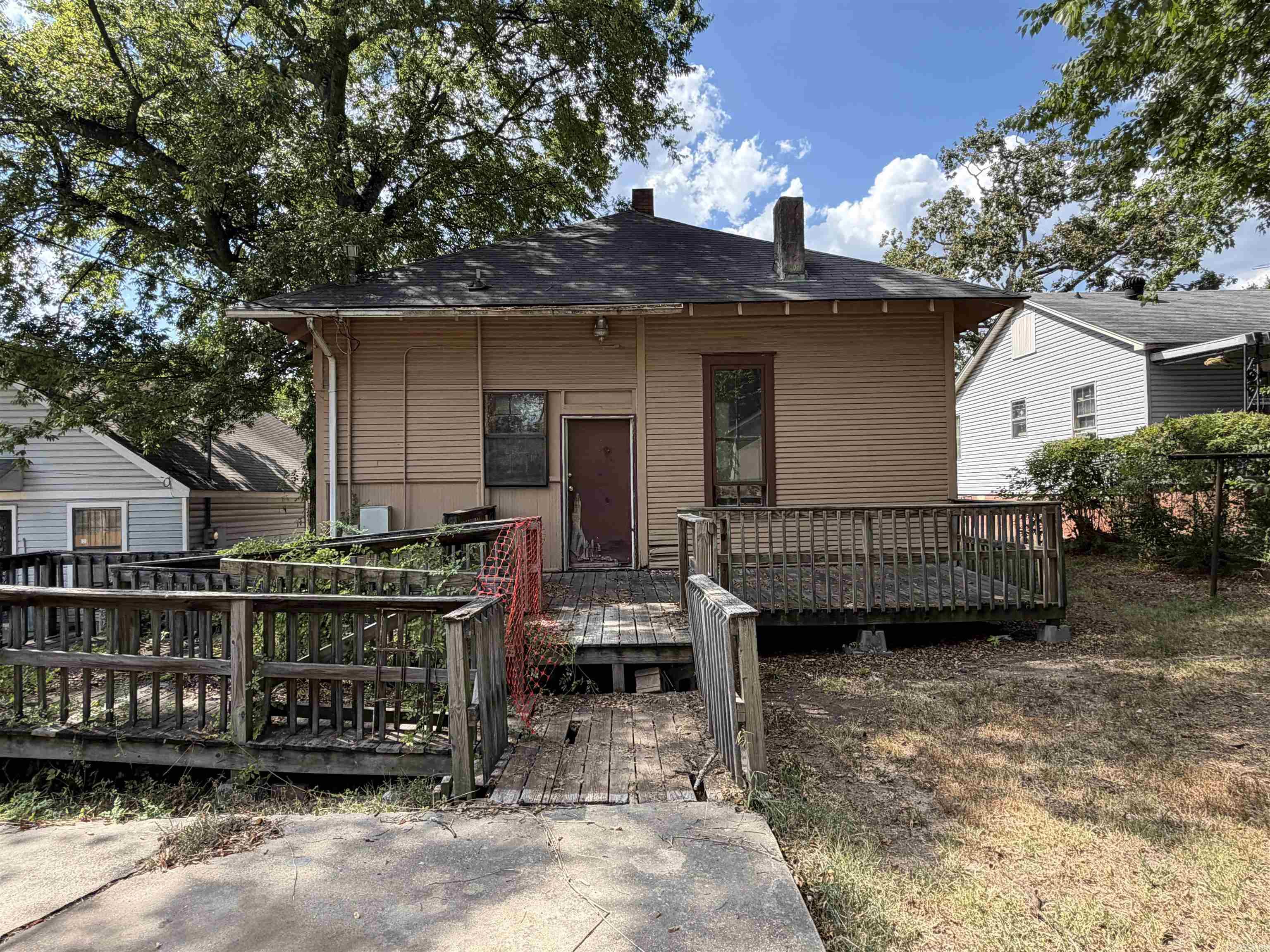 905 Lewis Street Property Photo 21