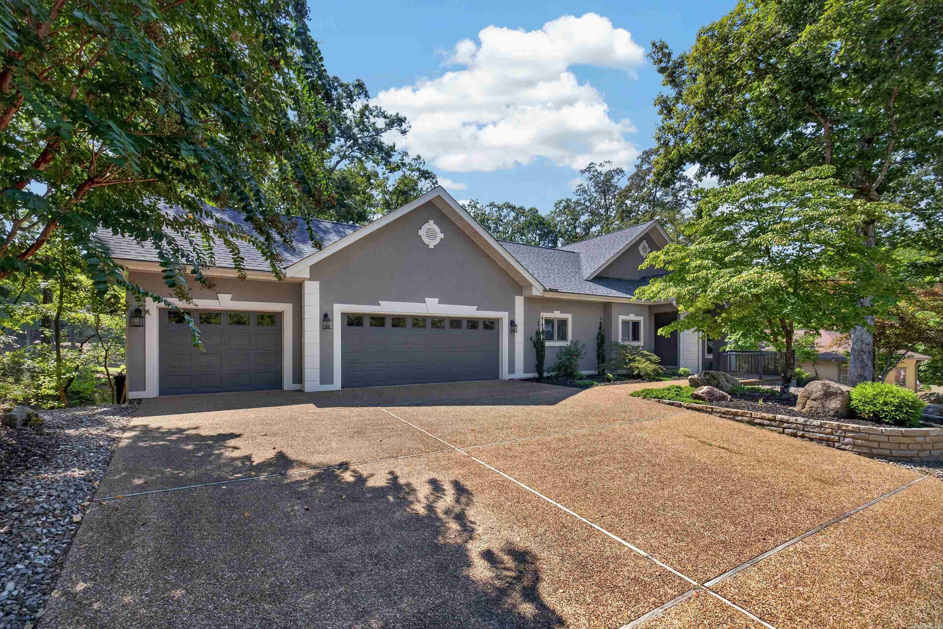 32 Princesa Drive Property Photo 1