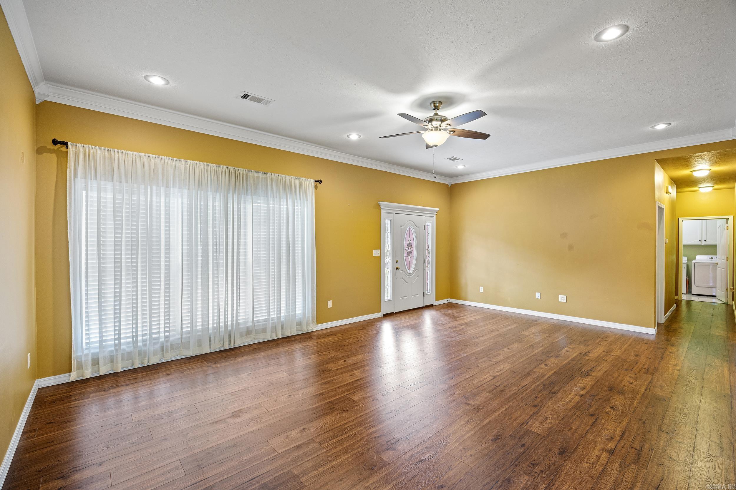 1707 Holloway Street Property Photo 8