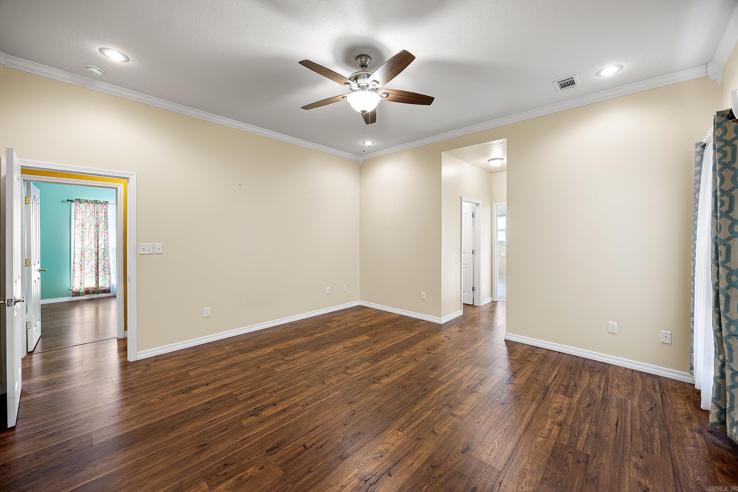 1707 Holloway Street Property Photo 17