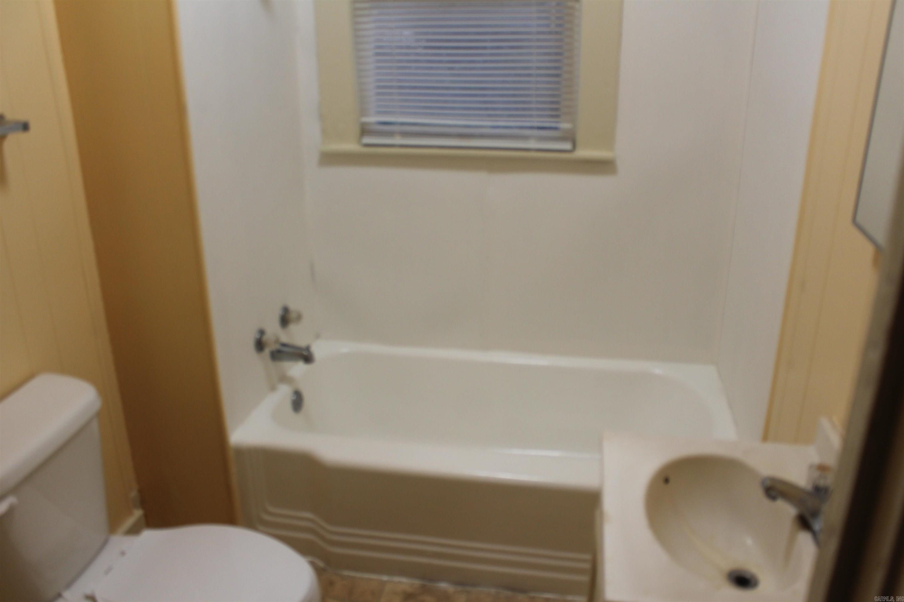 509 W 6th Street Property Photo 8