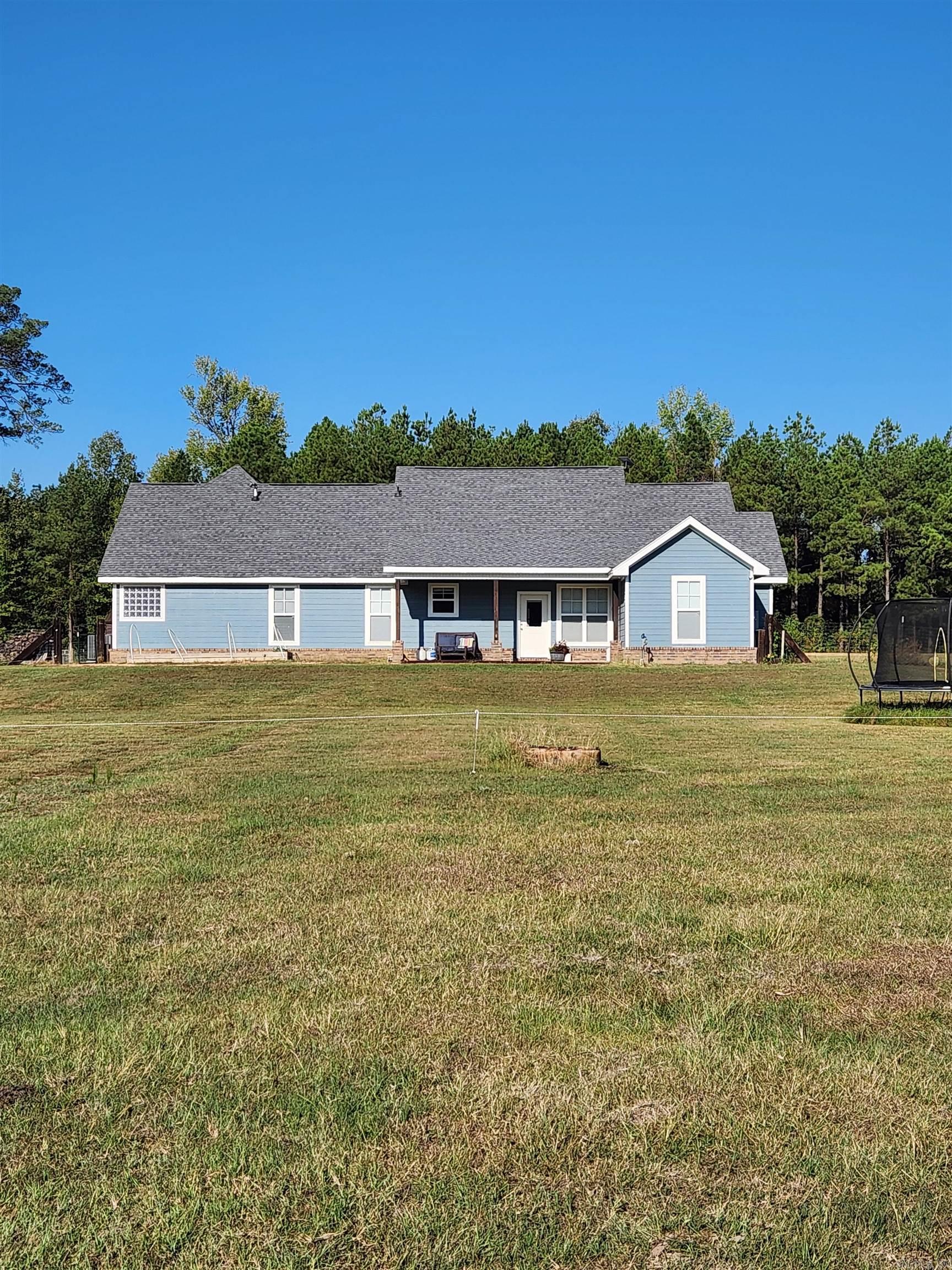 870 Sanderlin Road Property Photo 4