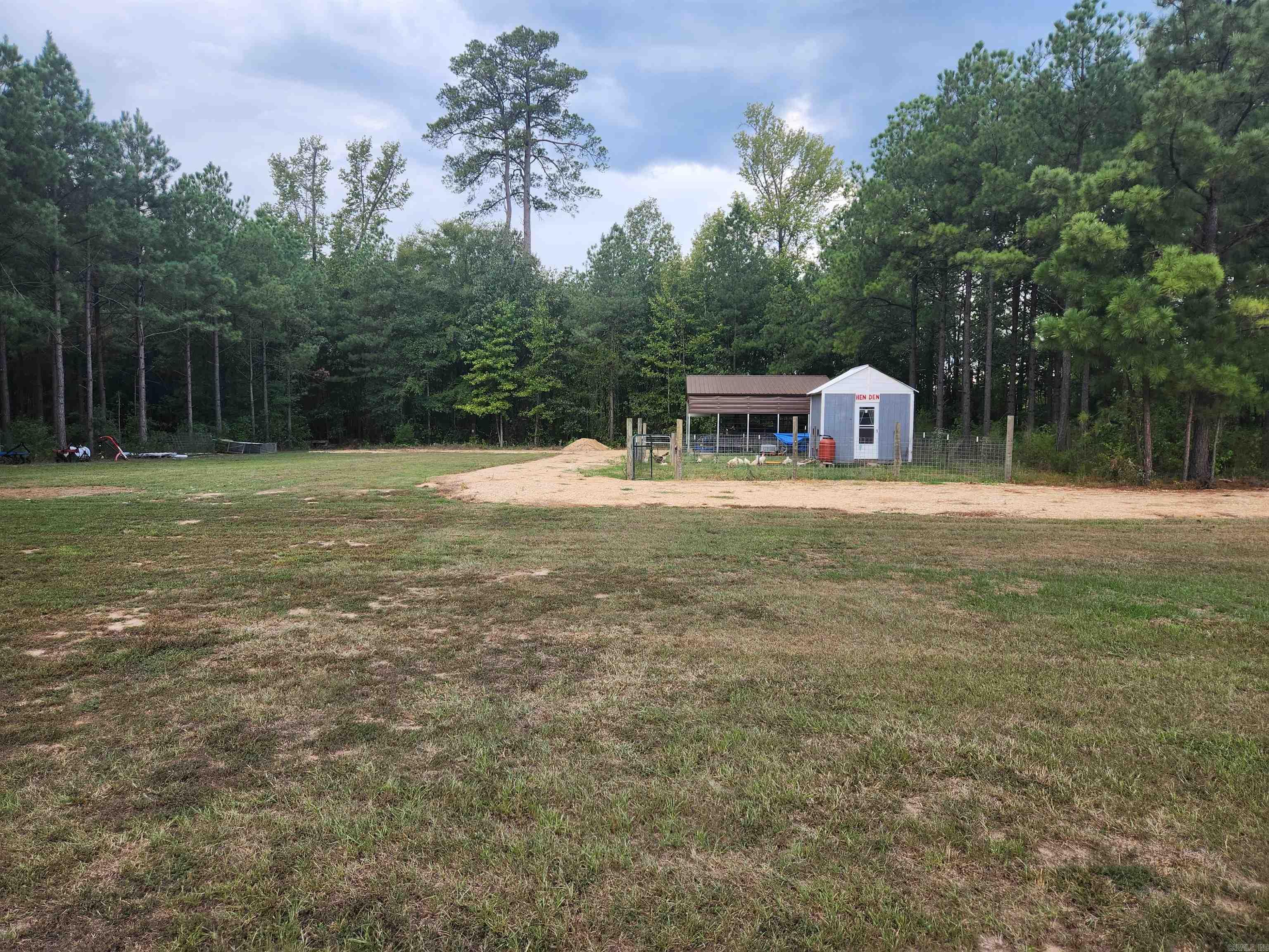 870 Sanderlin Road Property Photo 8