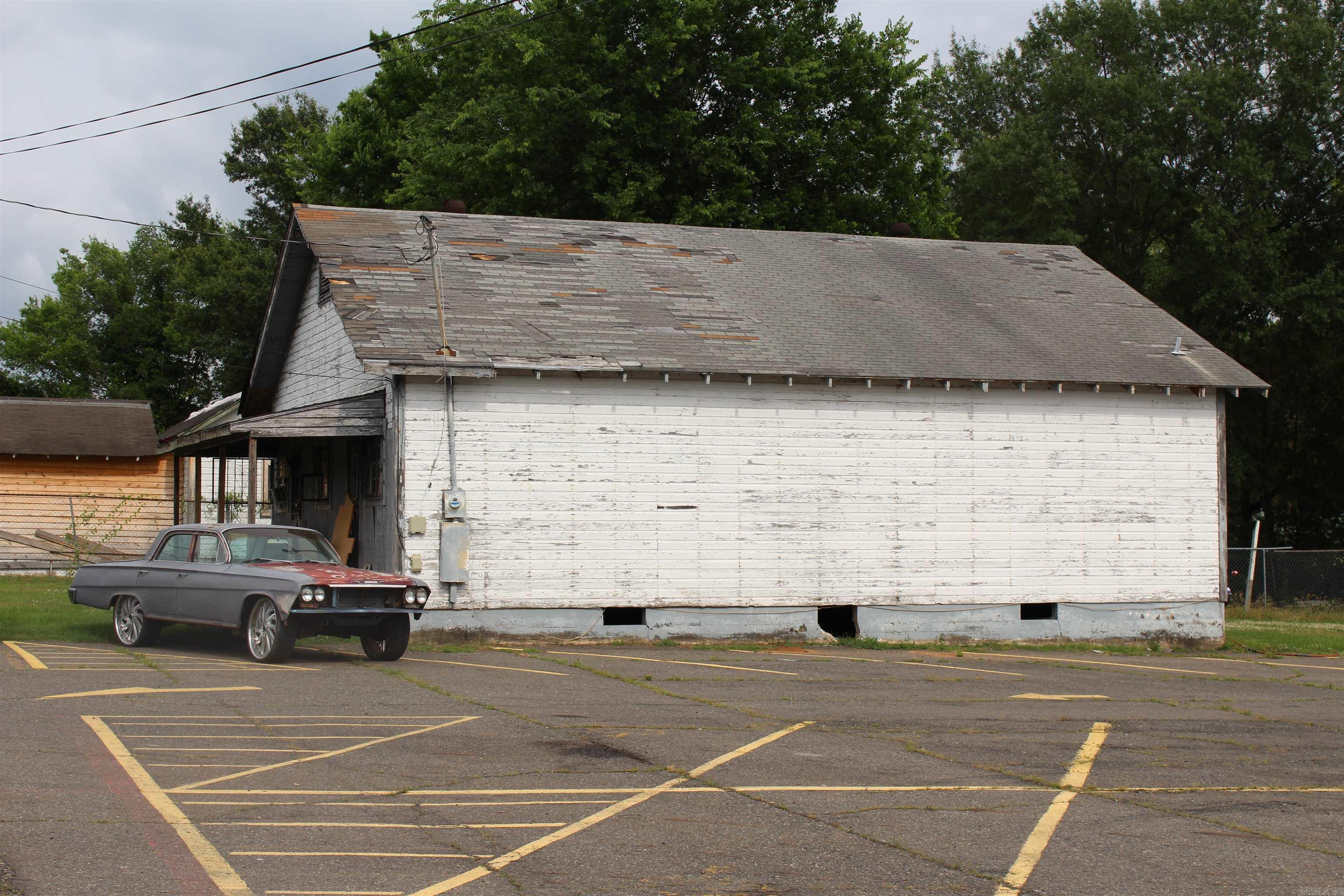 2506 E 9th Street Property Photo 5