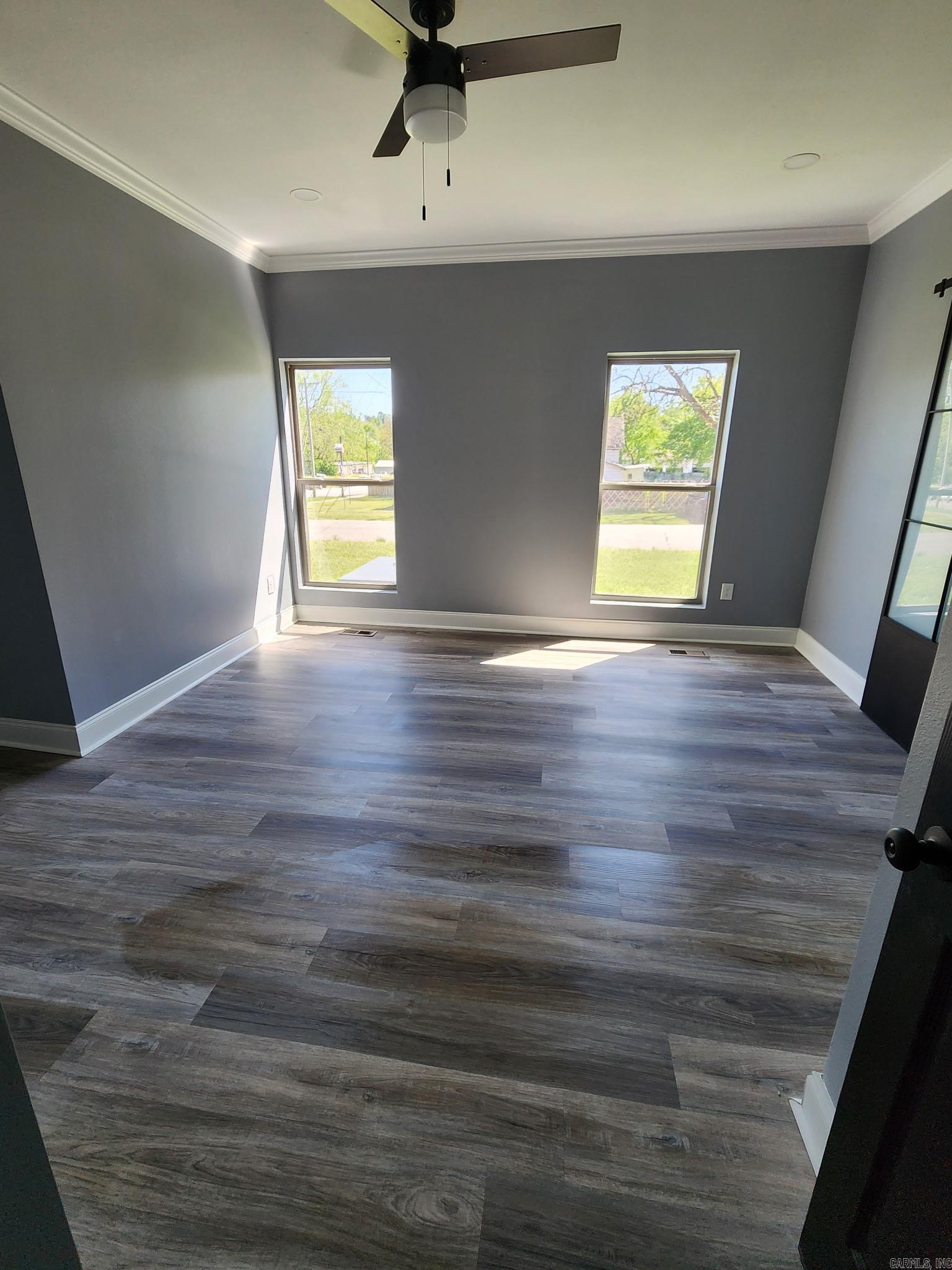 719 S Market Street Property Photo 2