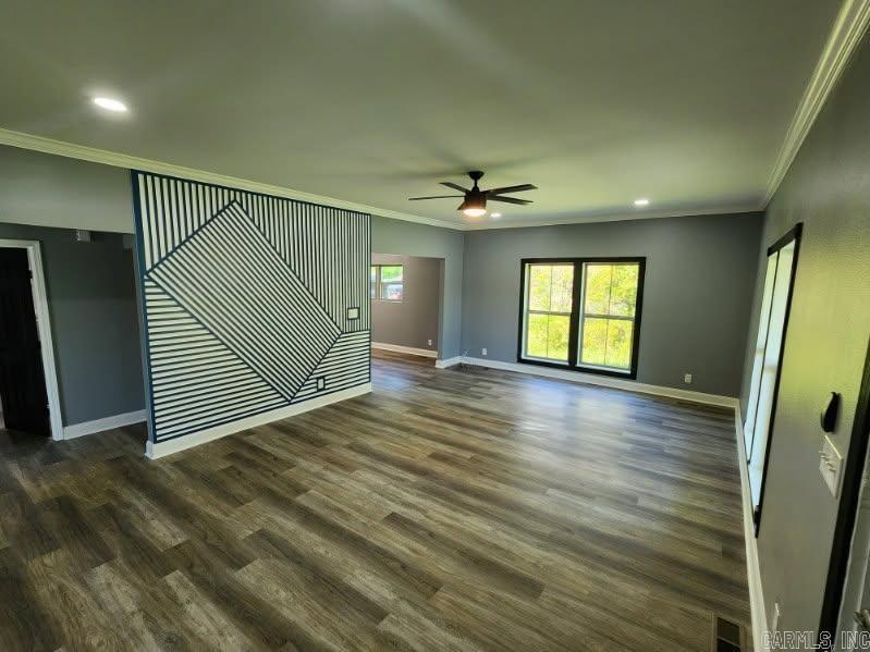 719 S Market Street Property Photo 4