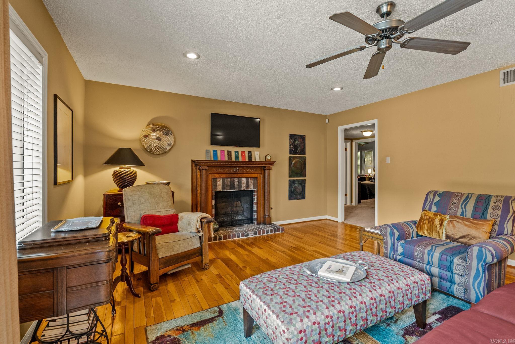 7601 Flintrock Road Property Photo 12