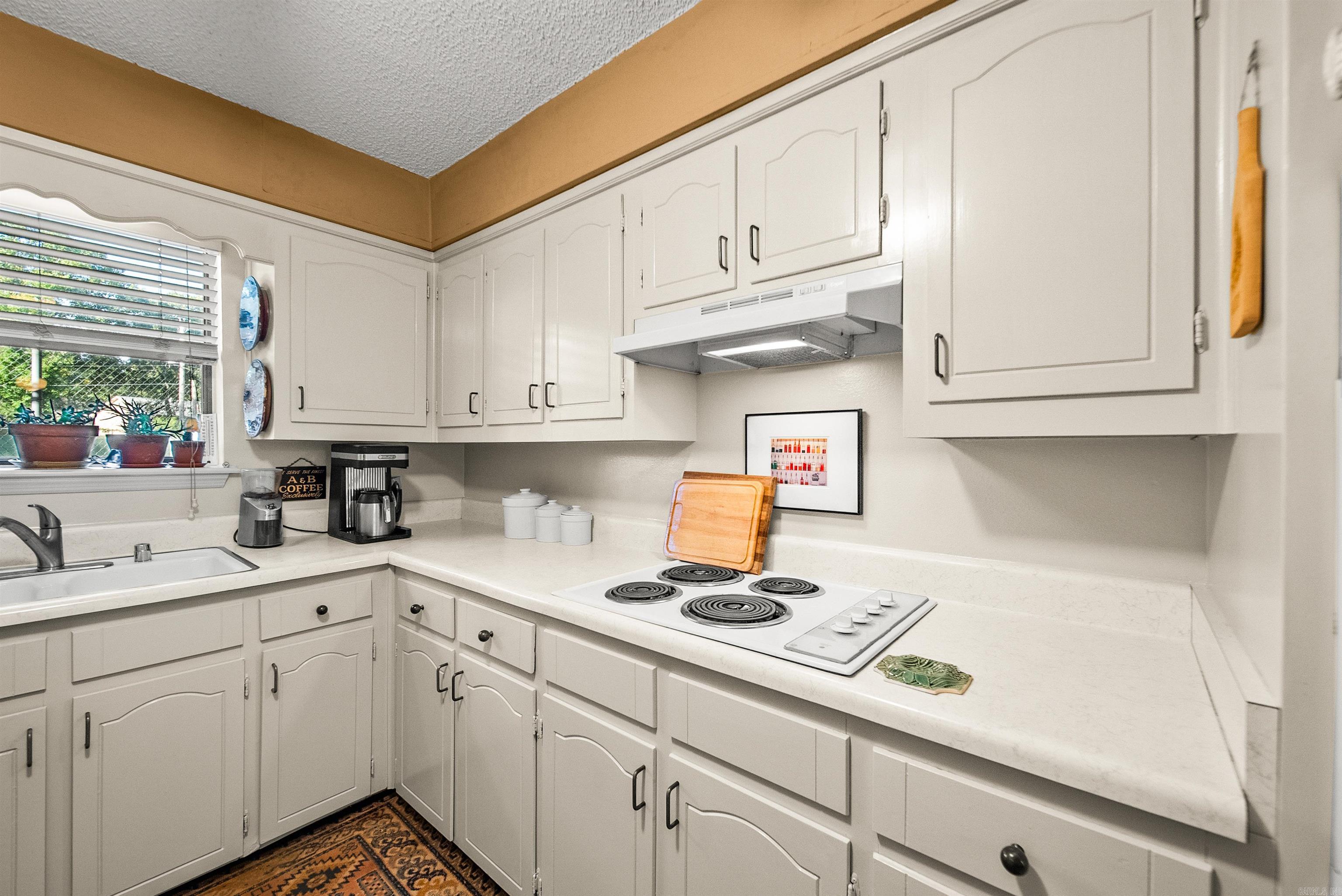 7601 Flintrock Road Property Photo 17