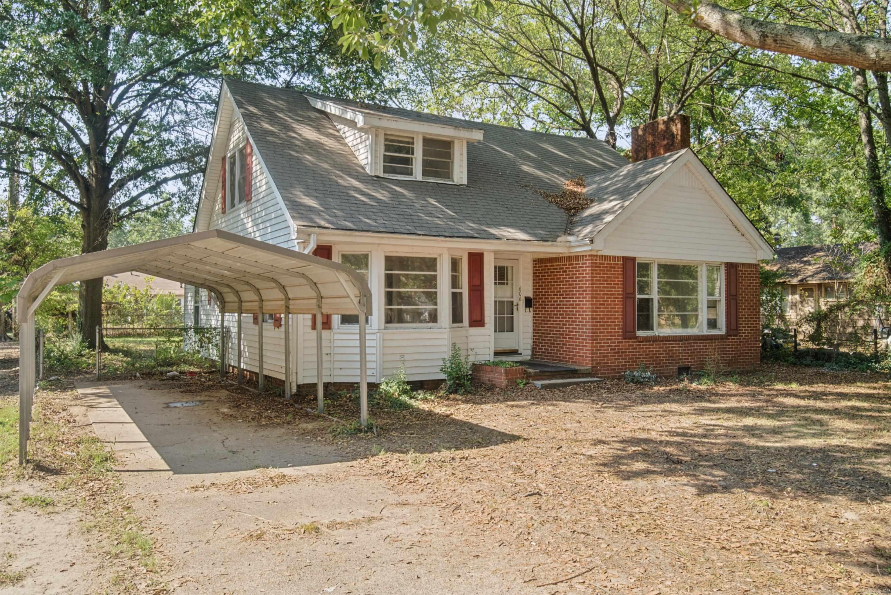 606 Josephine Street Property Photo 2