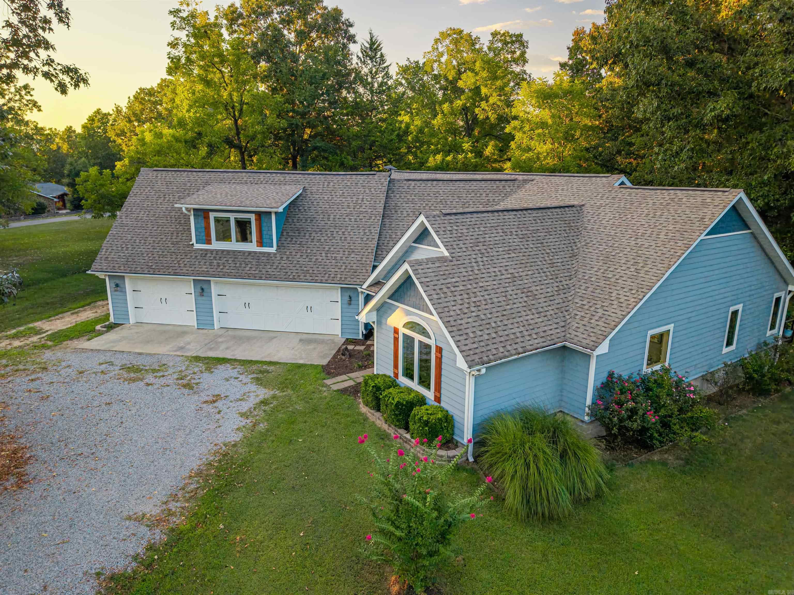 631 Fairview Drive Property Photo 3