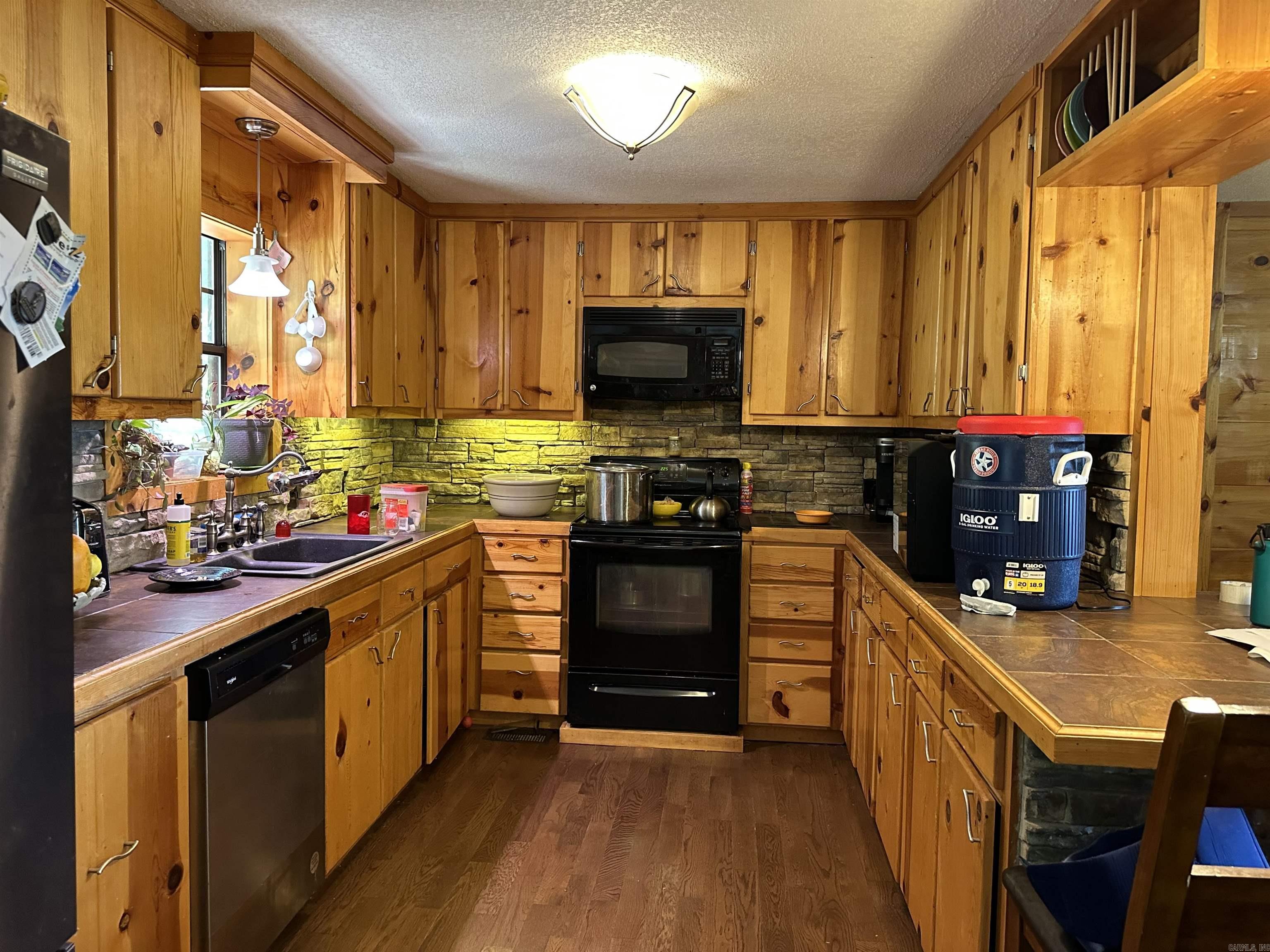 15881 Highway 9 Property Photo 4