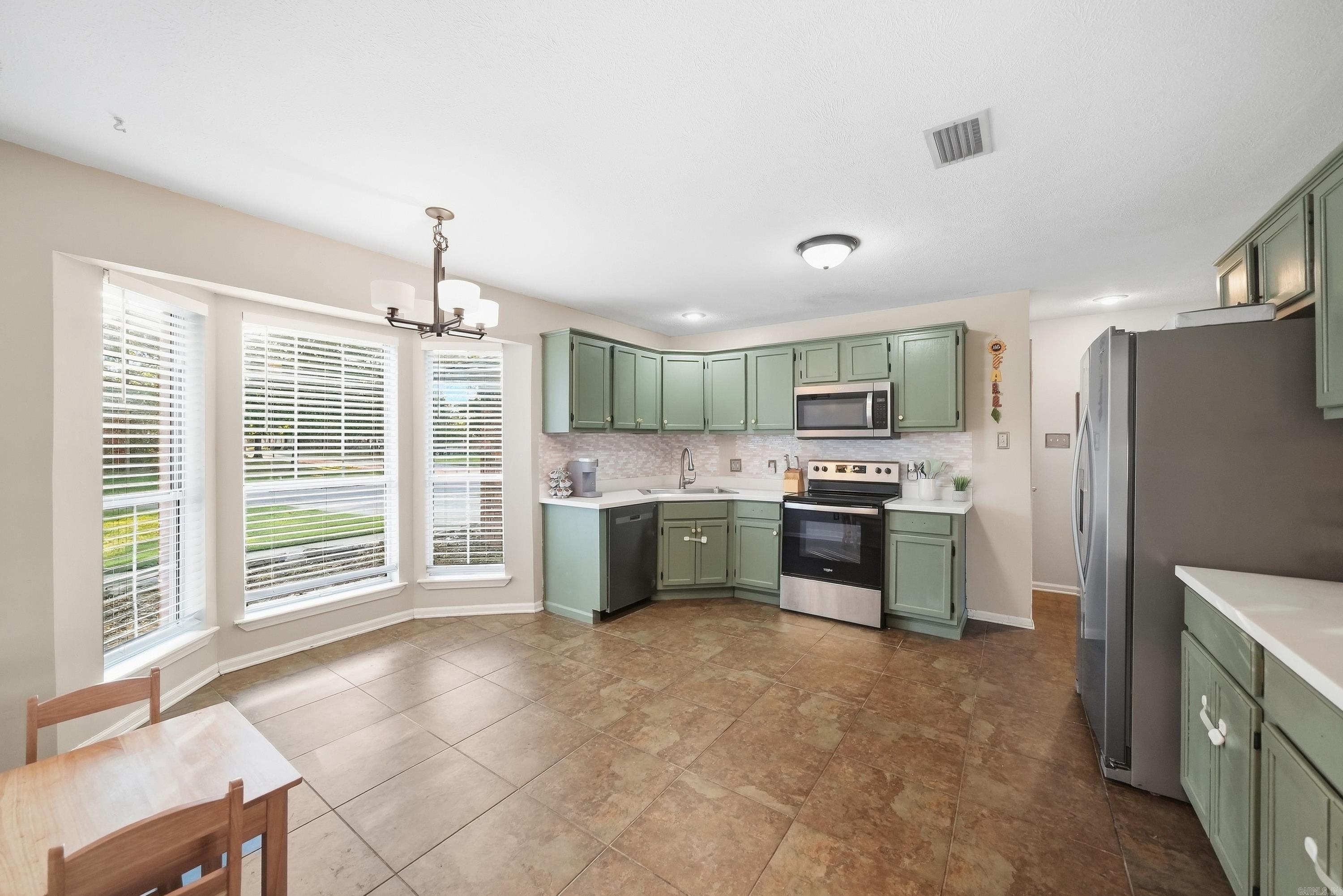 2315 Rainbow Road Property Photo 7