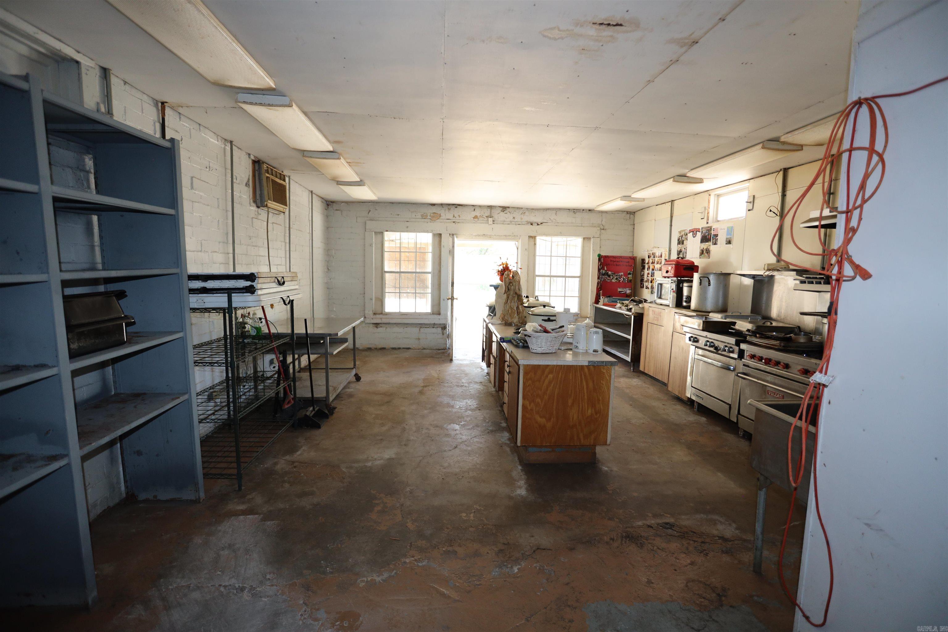 804 S Main Property Photo 11