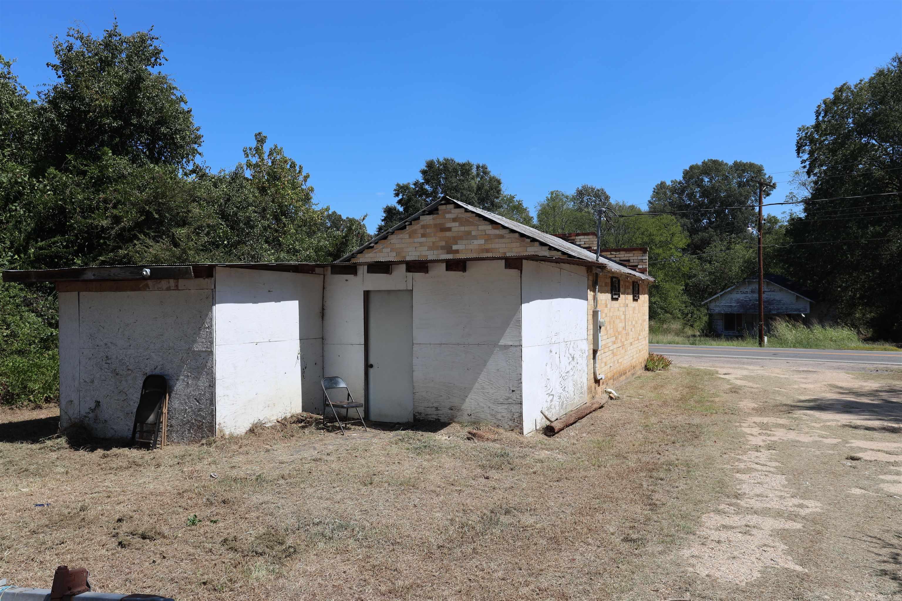 804 S Main Property Photo 16