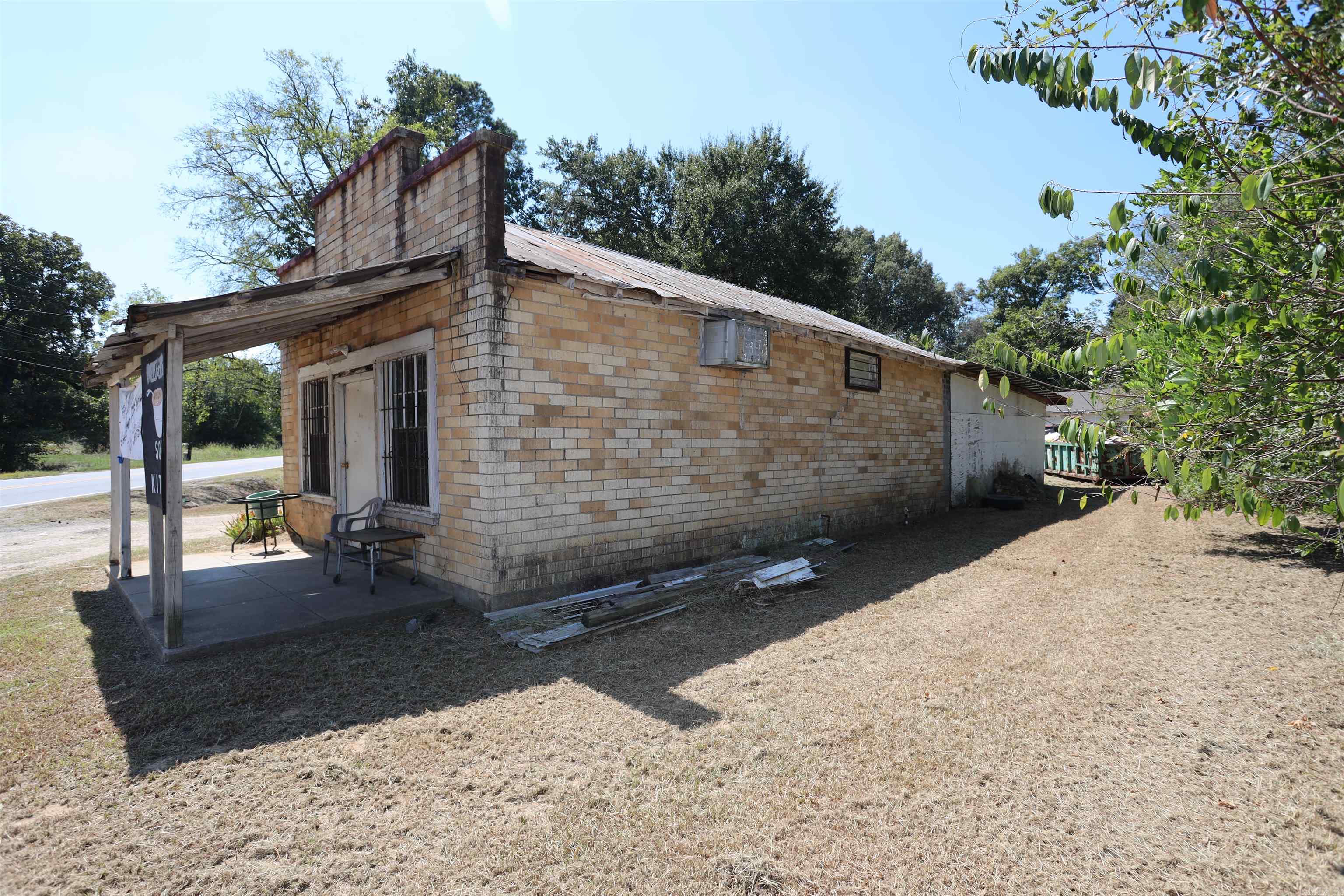 804 S Main Property Photo 17