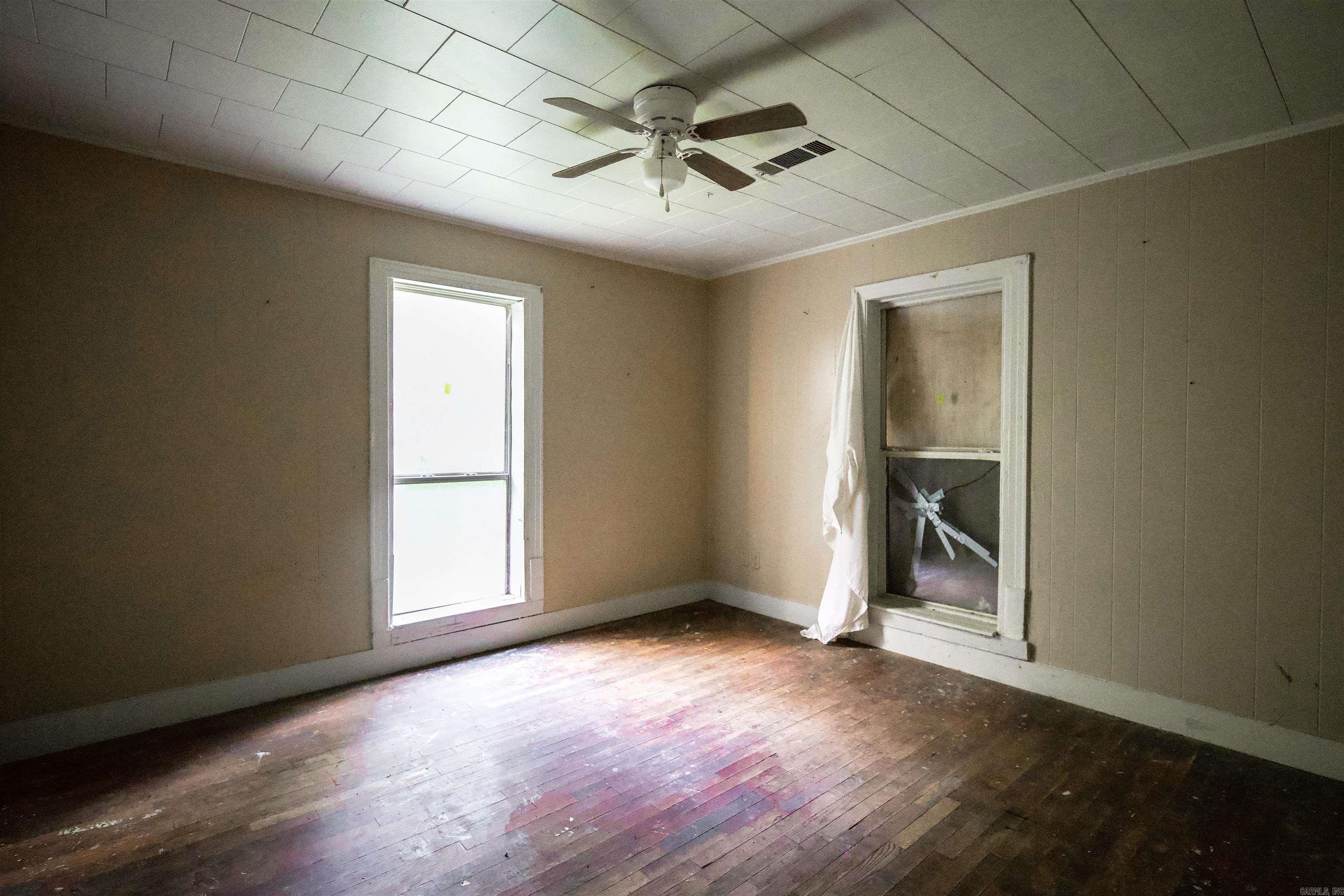 1069 Elm St Property Photo 9