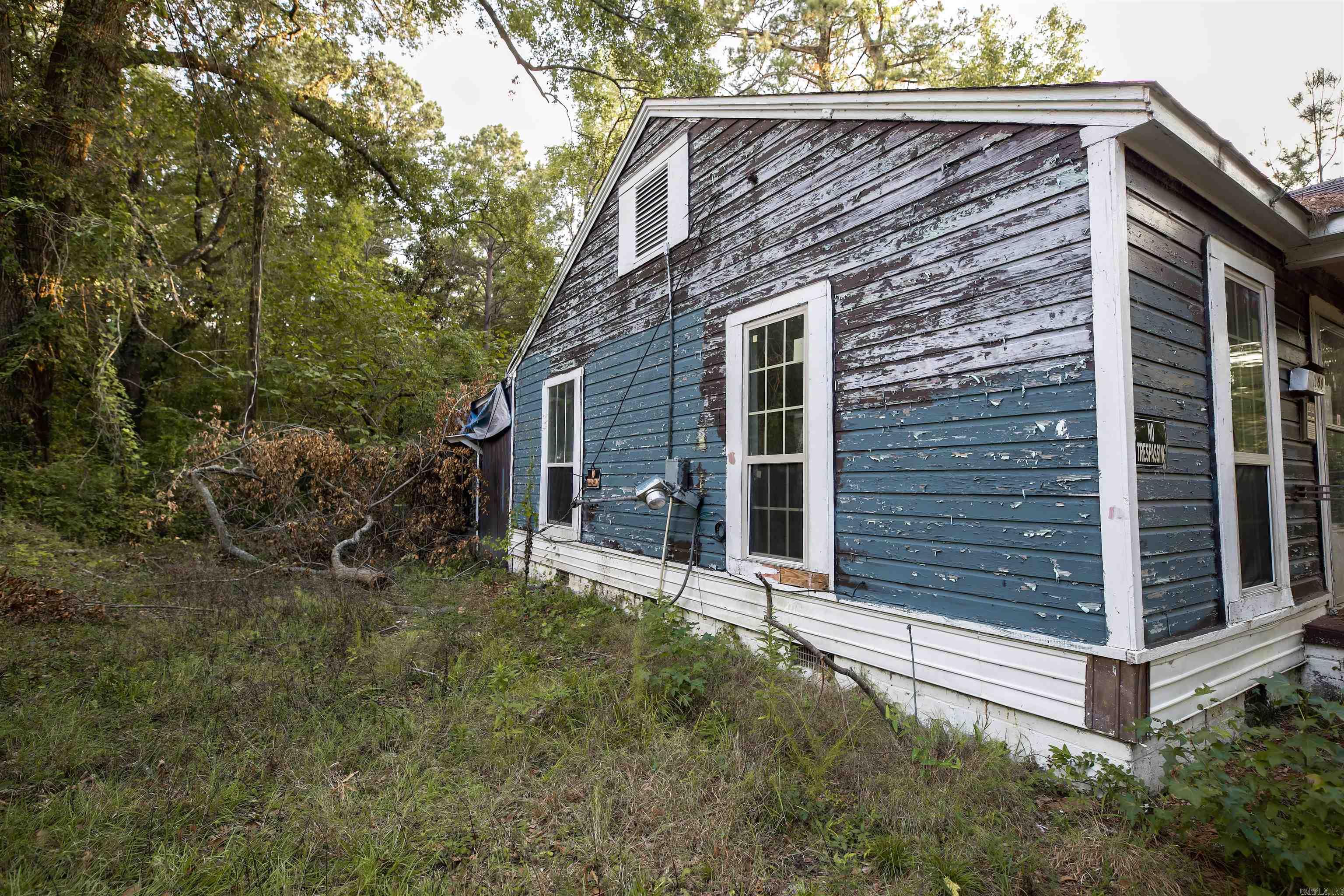 1069 Elm St Property Photo 15