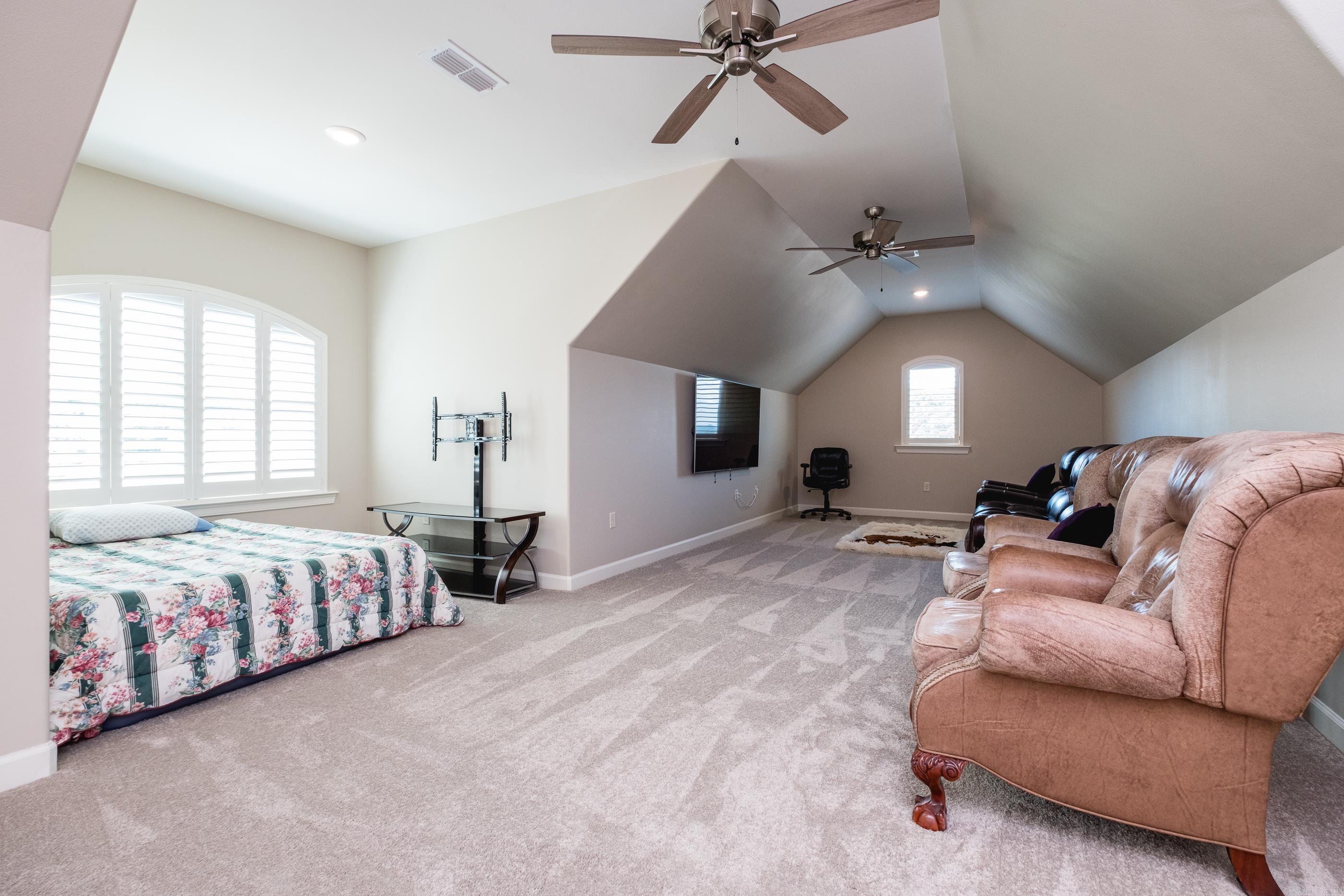 18 Falstone Drive Property Photo 37