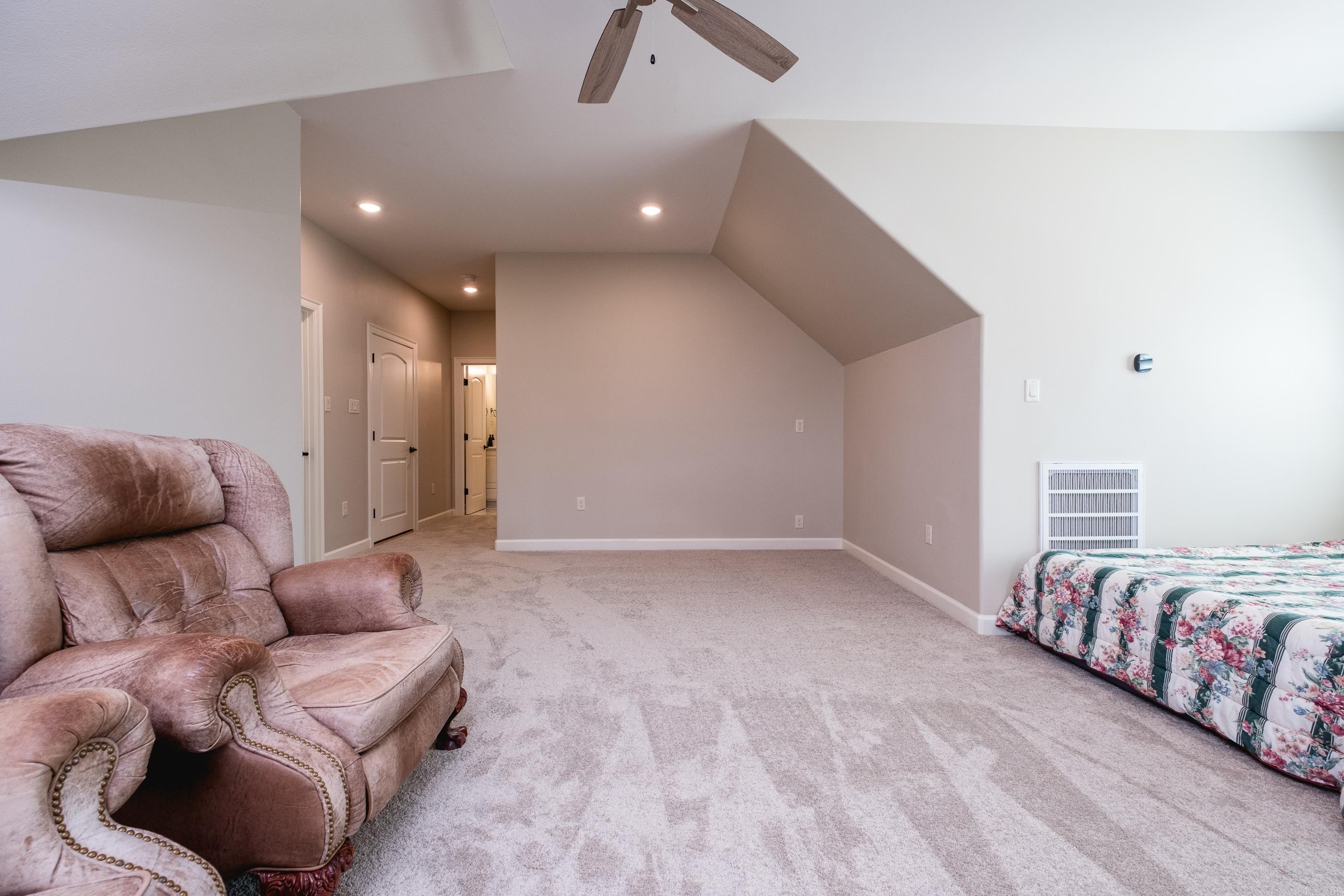 18 Falstone Drive Property Photo 38