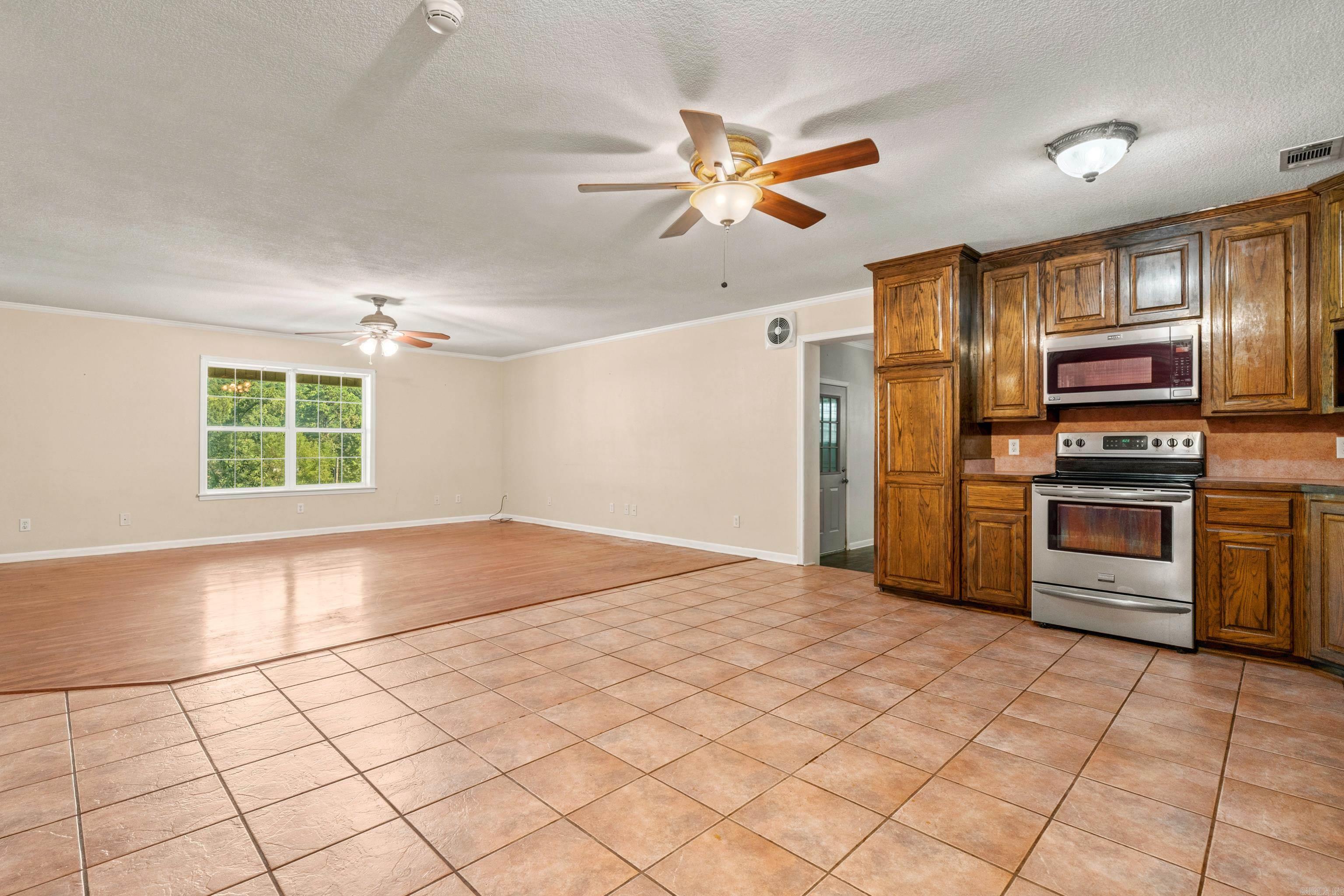219 Oak Valley Drive Property Photo 11