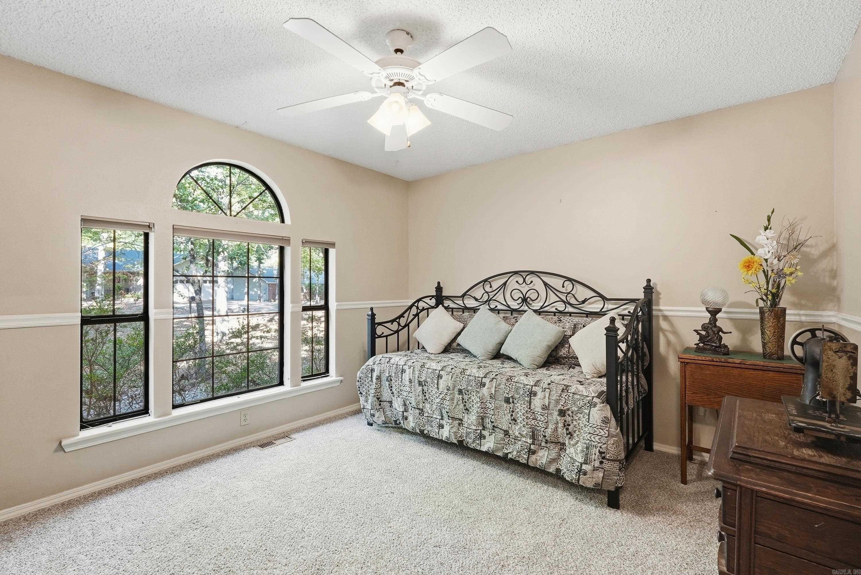8 Reata Way Property Photo 2