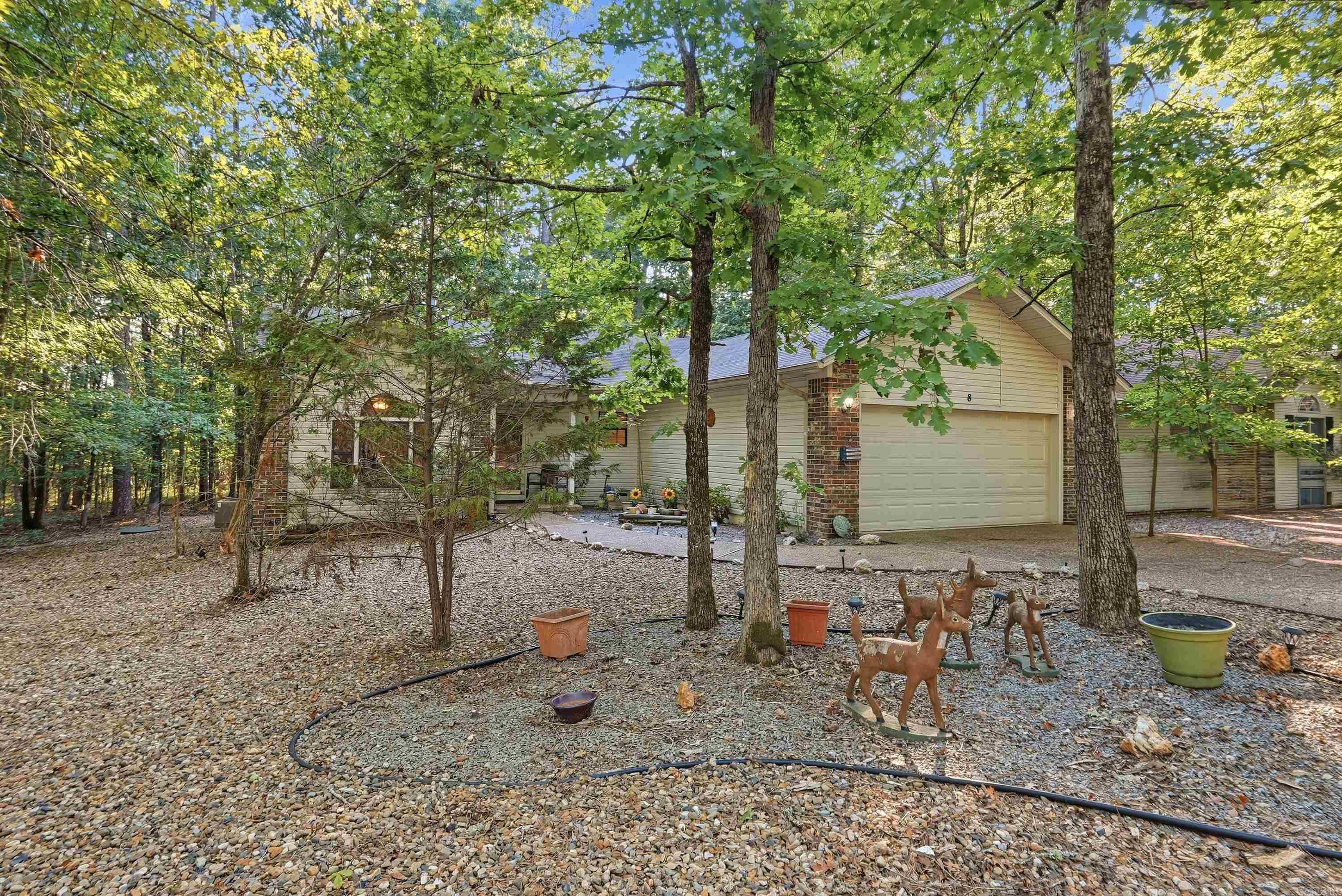 8 Reata Way Property Photo 7