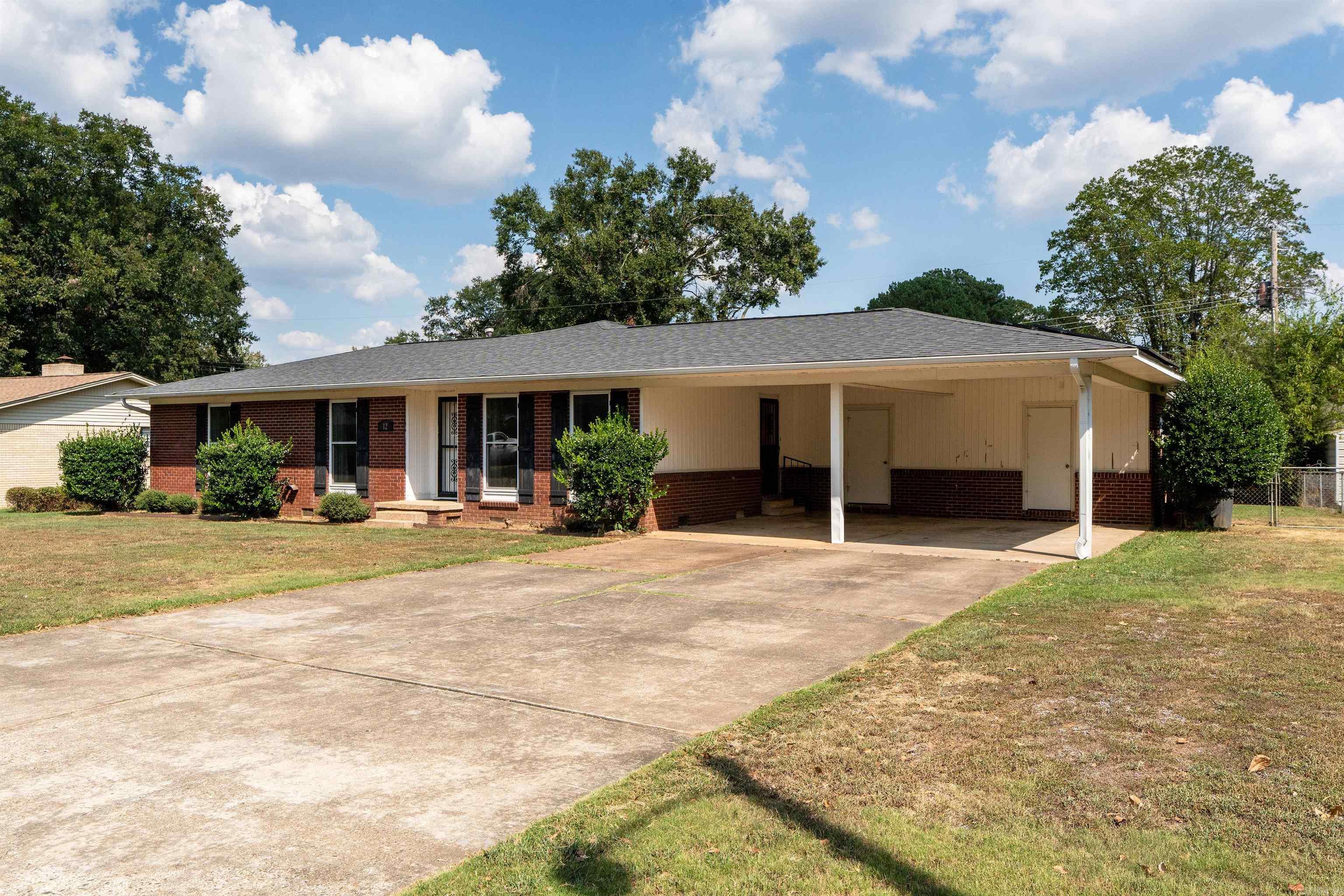 12 Lynwood Drive Property Photo 1