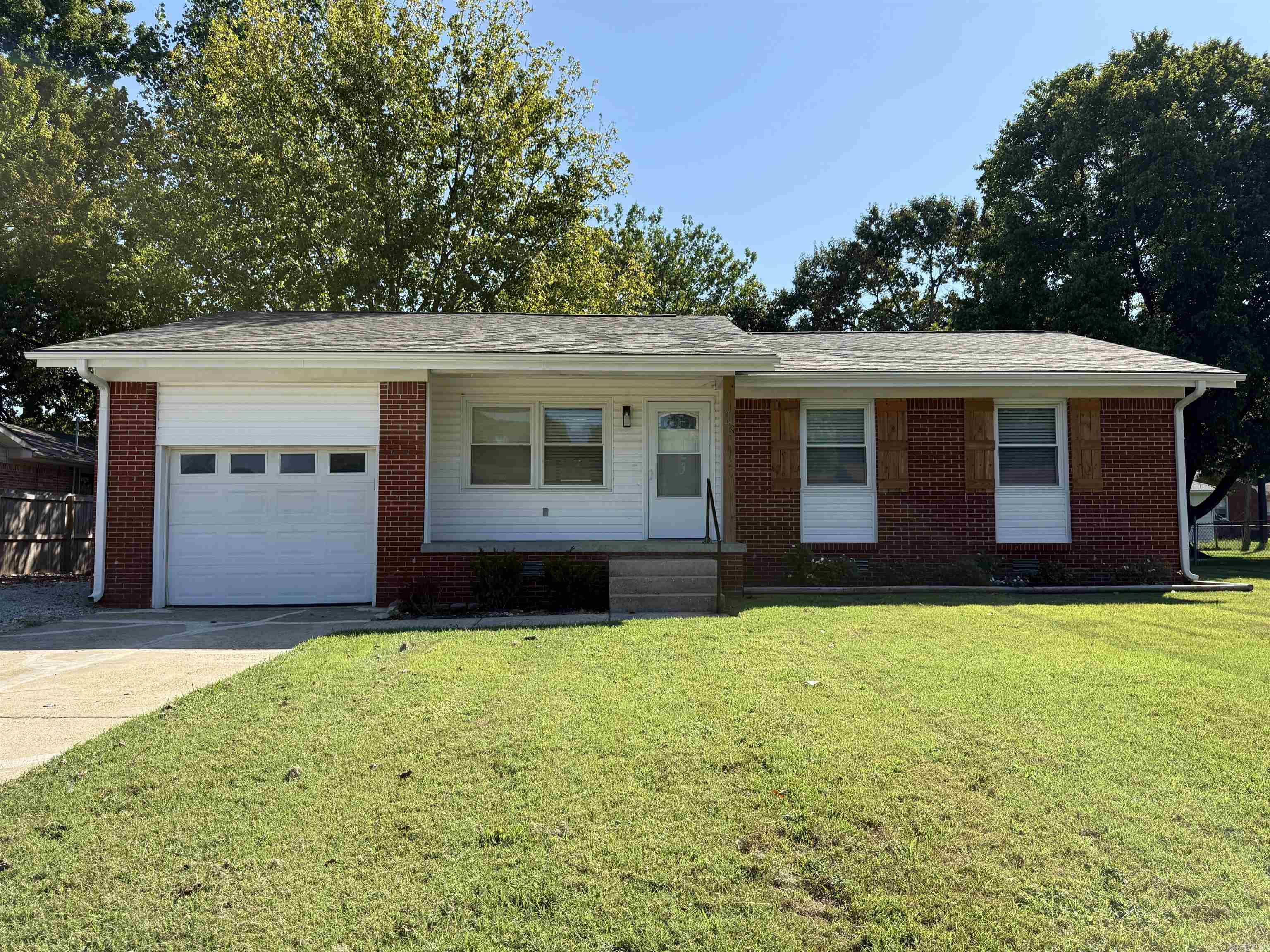 13 Sundale Circle Property Photo 1