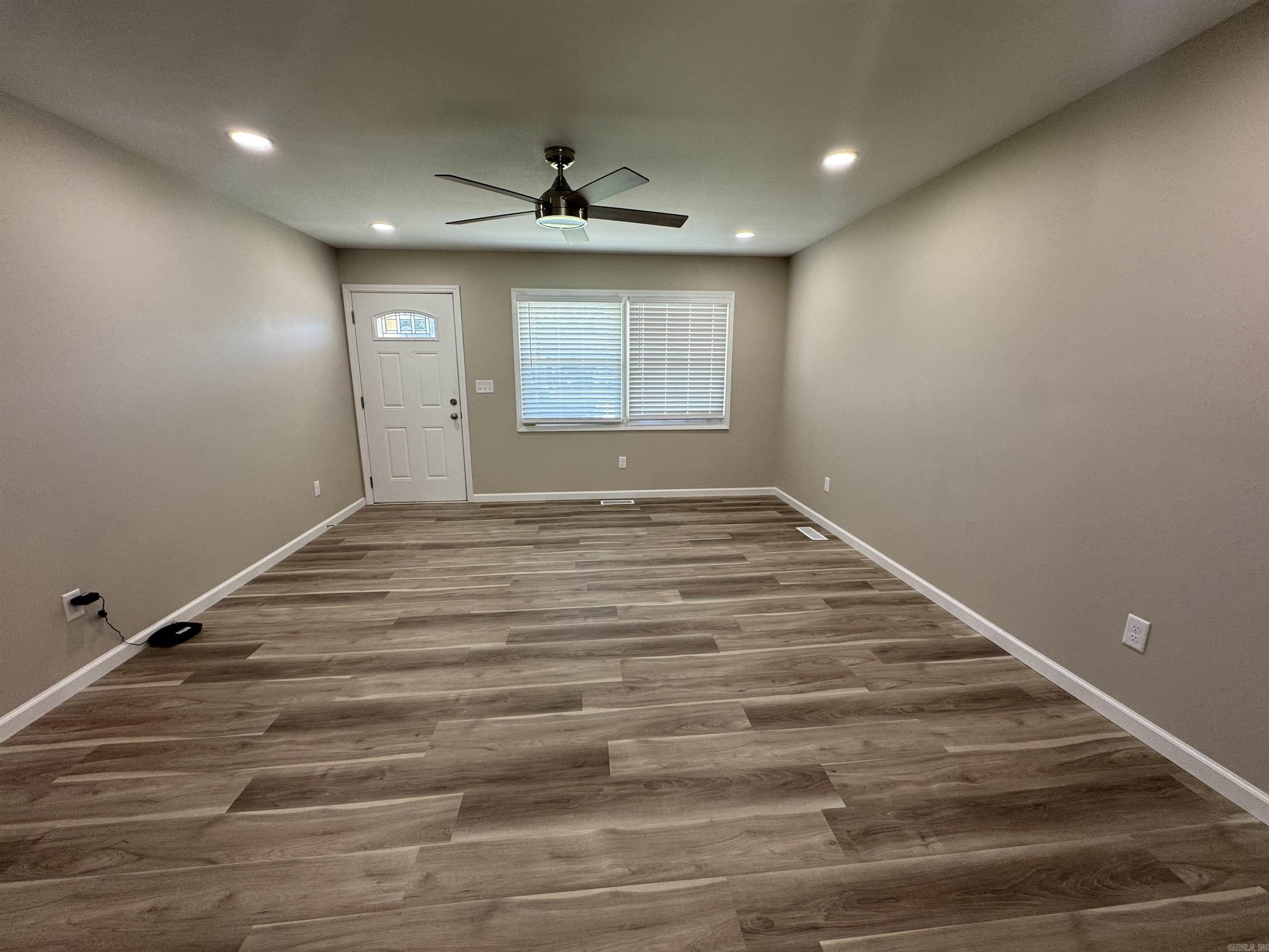 13 Sundale Circle Property Photo 3