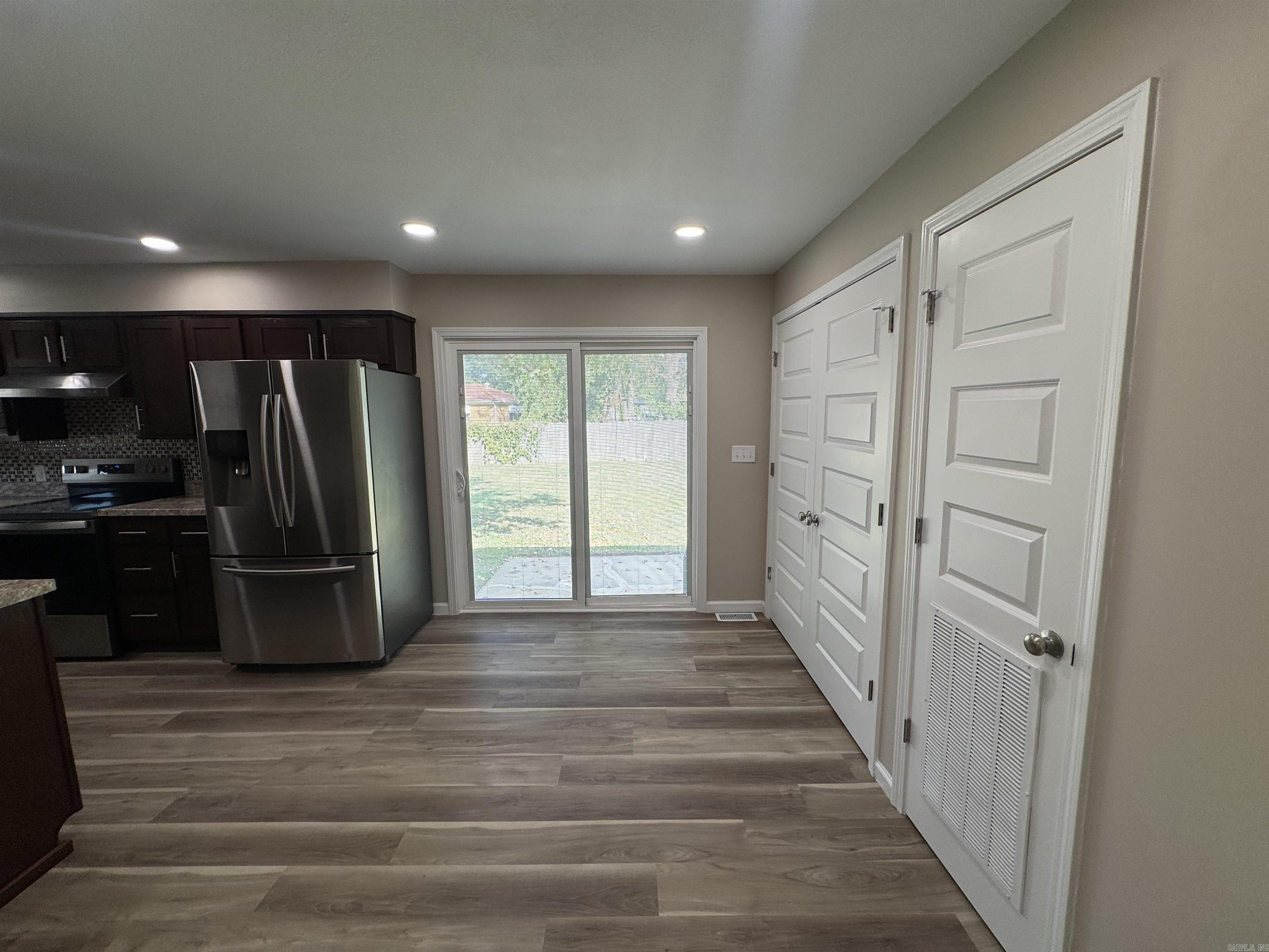 13 Sundale Circle Property Photo 4
