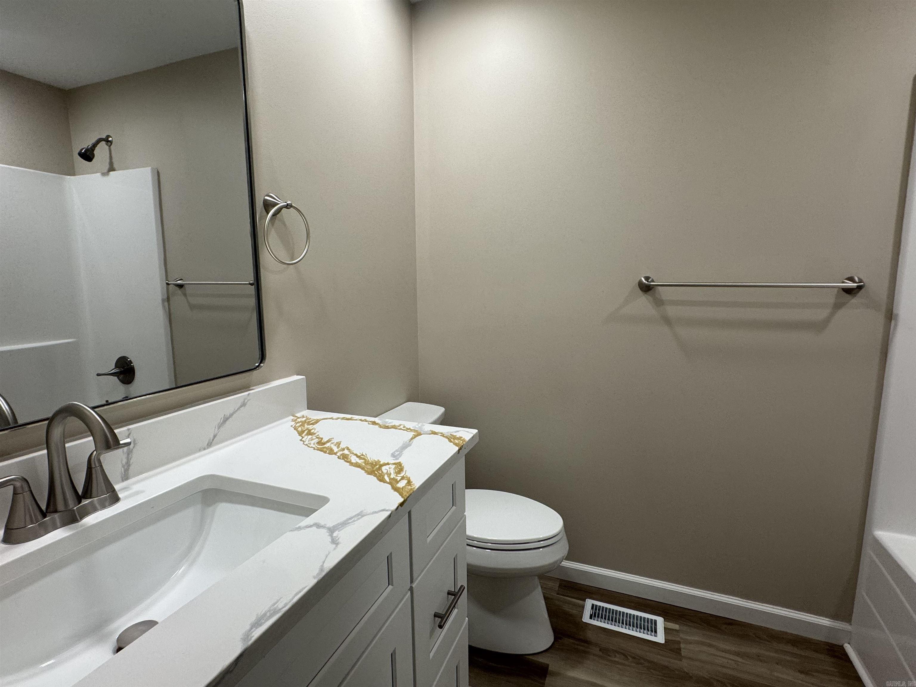 13 Sundale Circle Property Photo 10