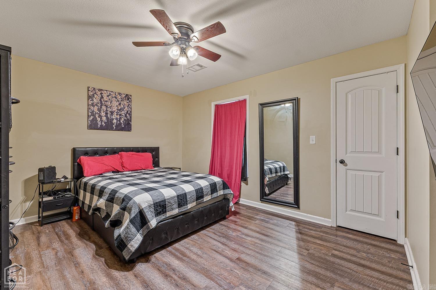 1104 Cartwright Property Photo 6