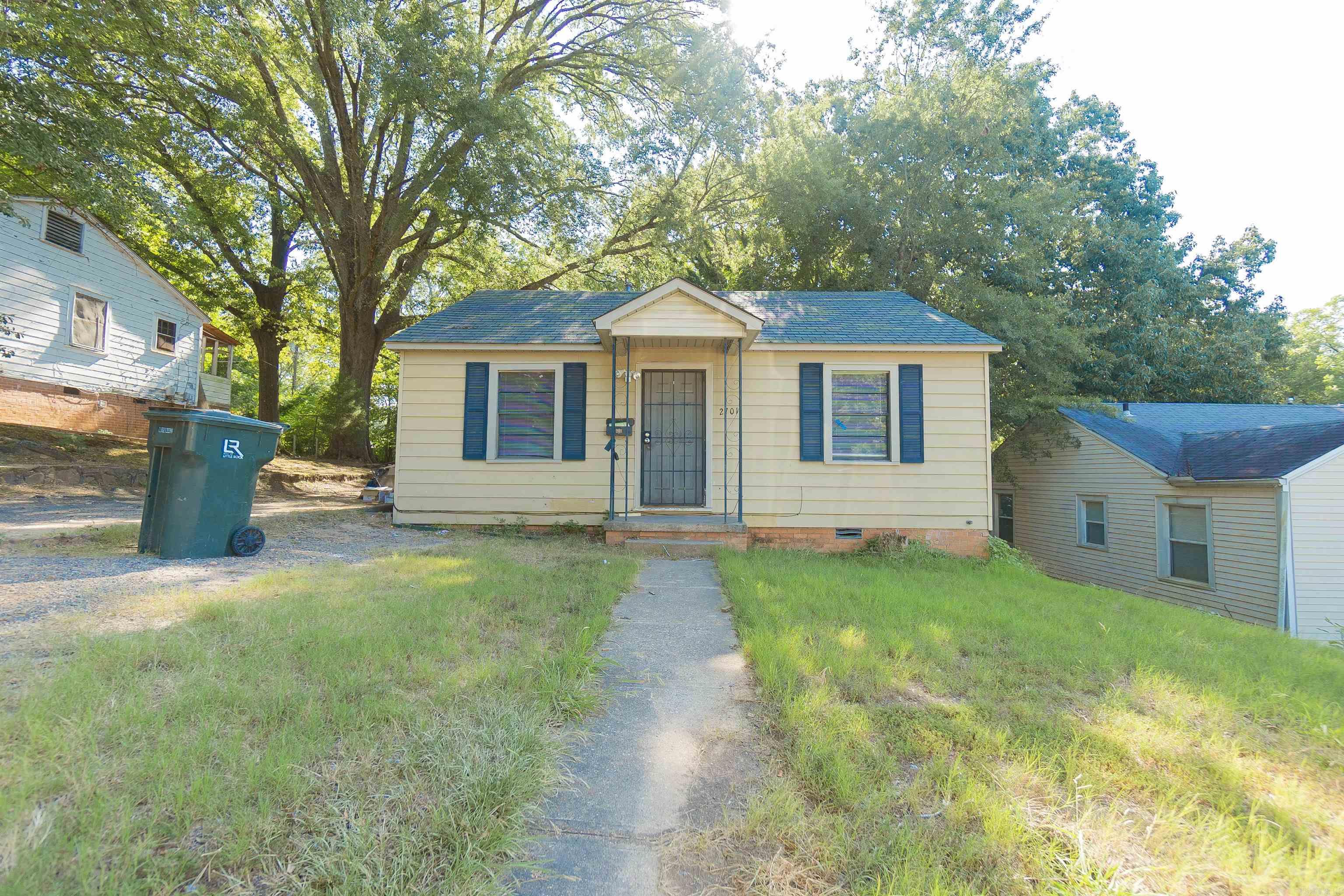 2701 Madison Street Property Photo 1