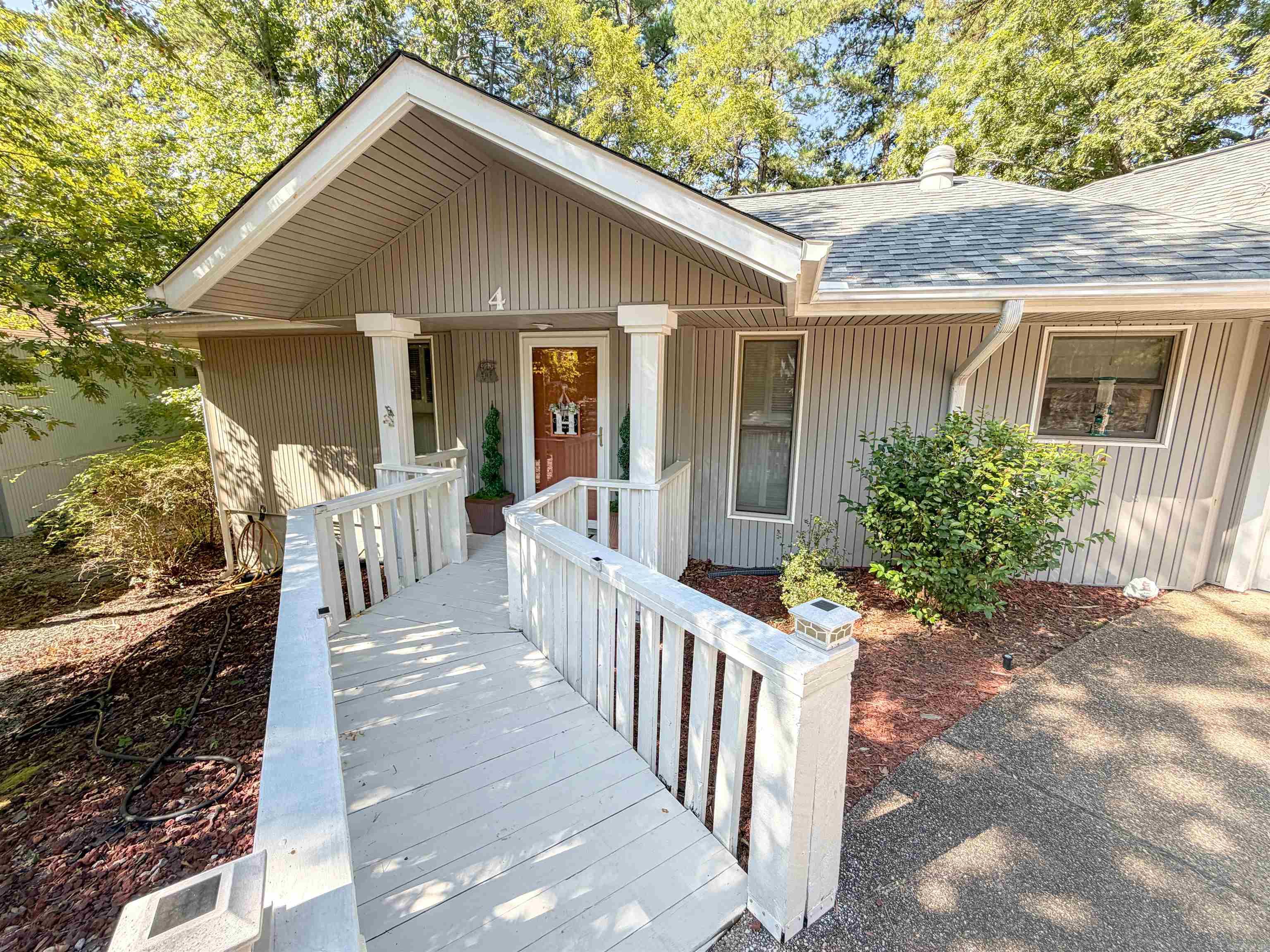 4 Alarcon Way Property Photo 2