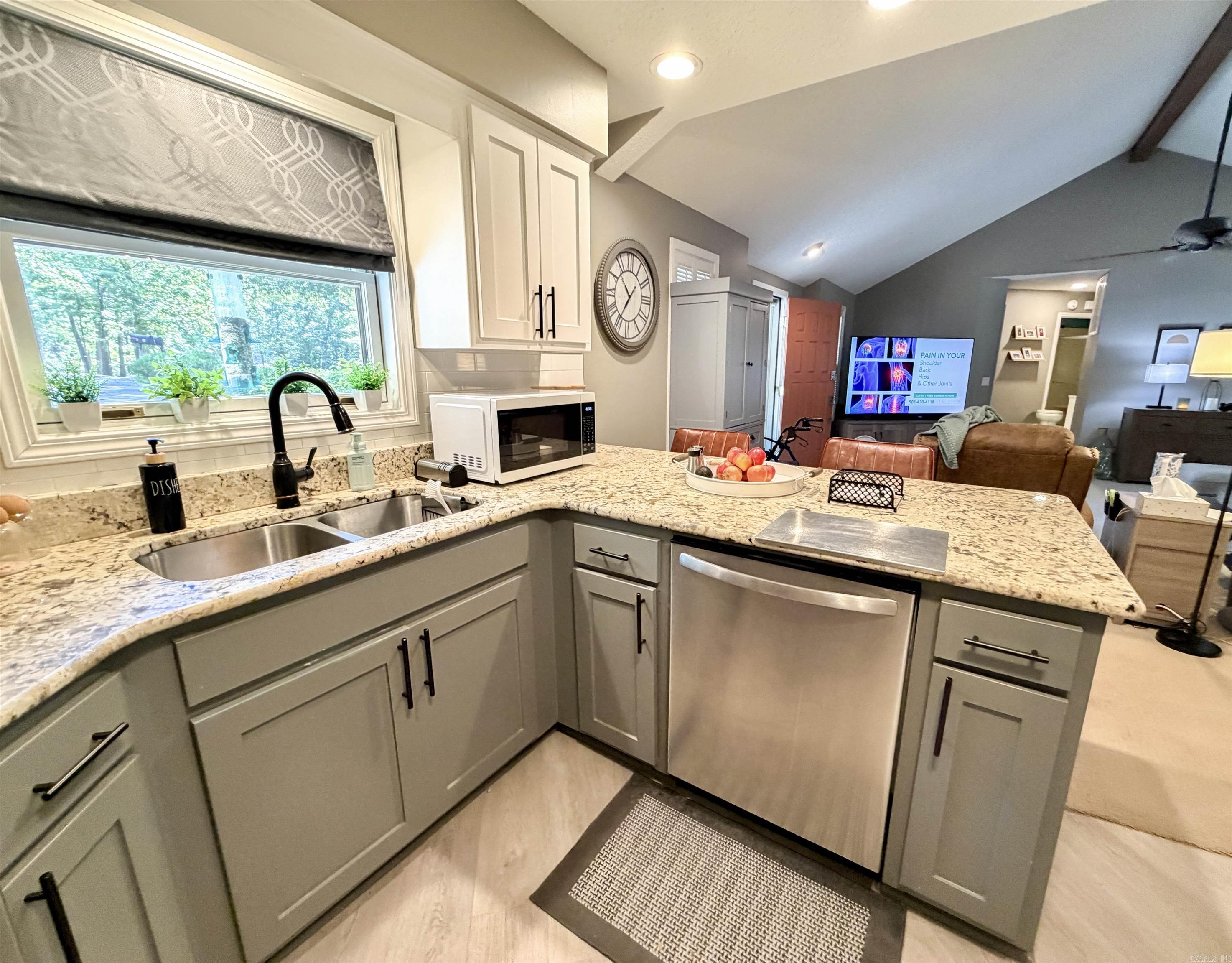 4 Alarcon Way Property Photo 8
