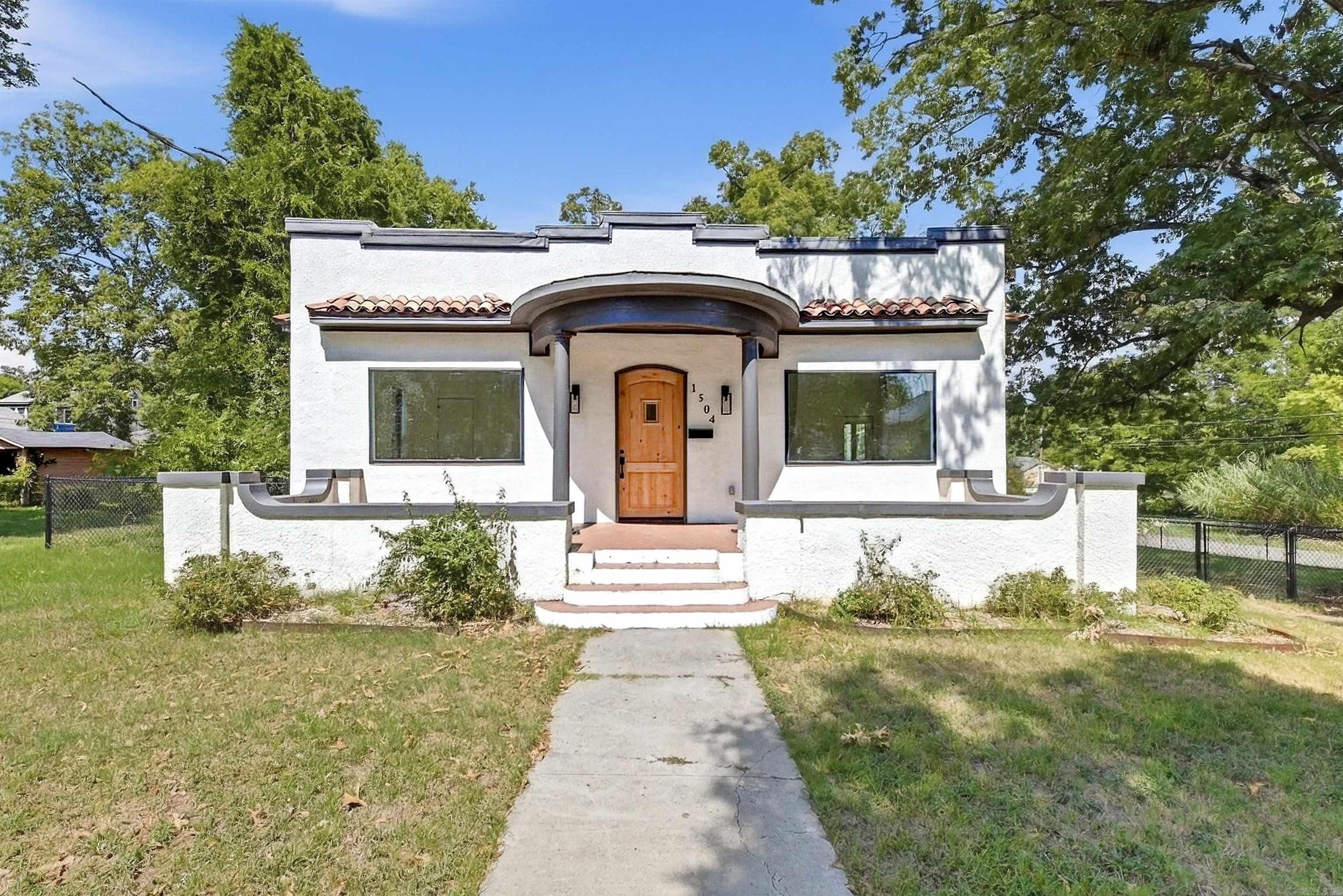 1504 W 22nd Street Property Photo 1
