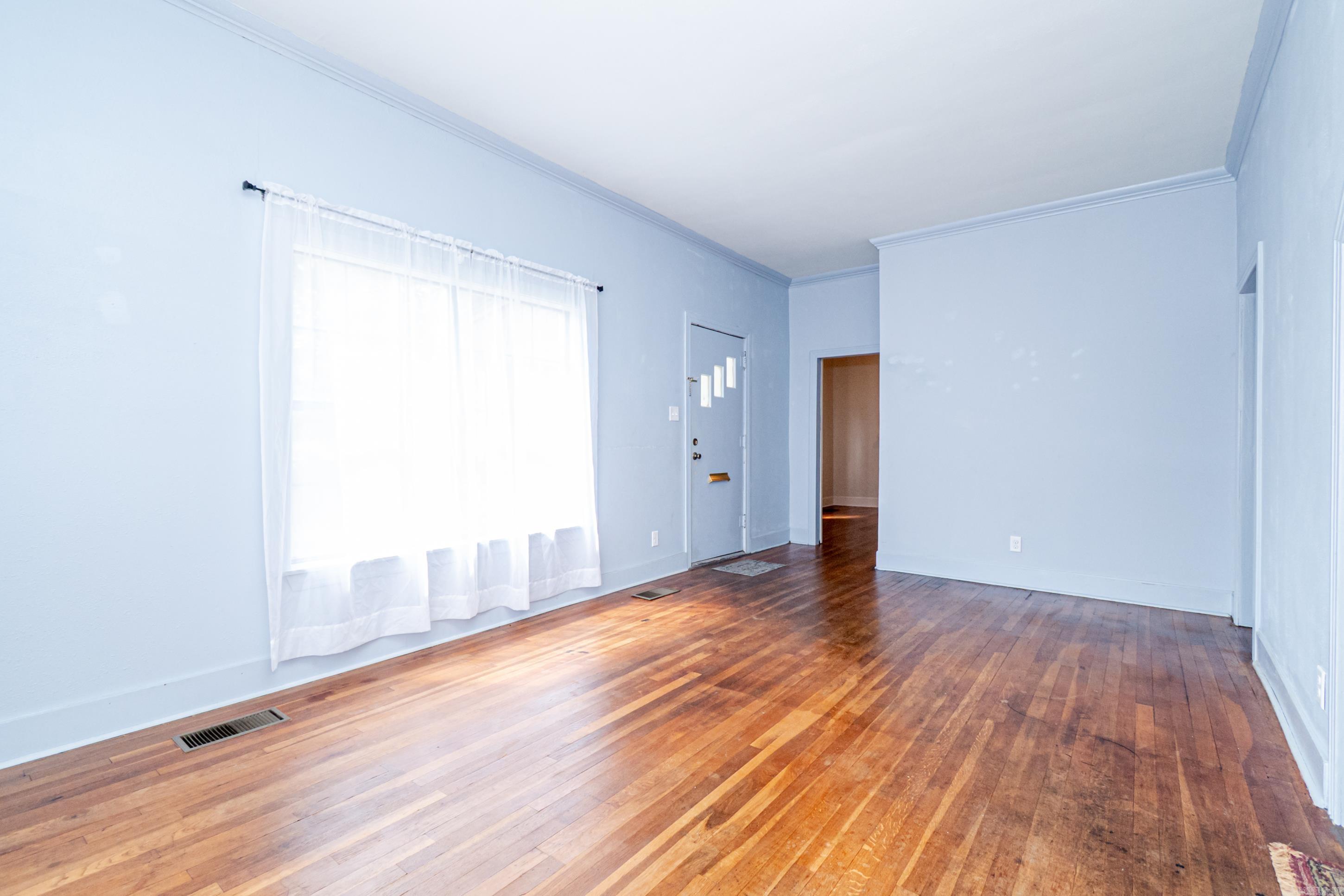 1214 W Block Street Property Photo 4