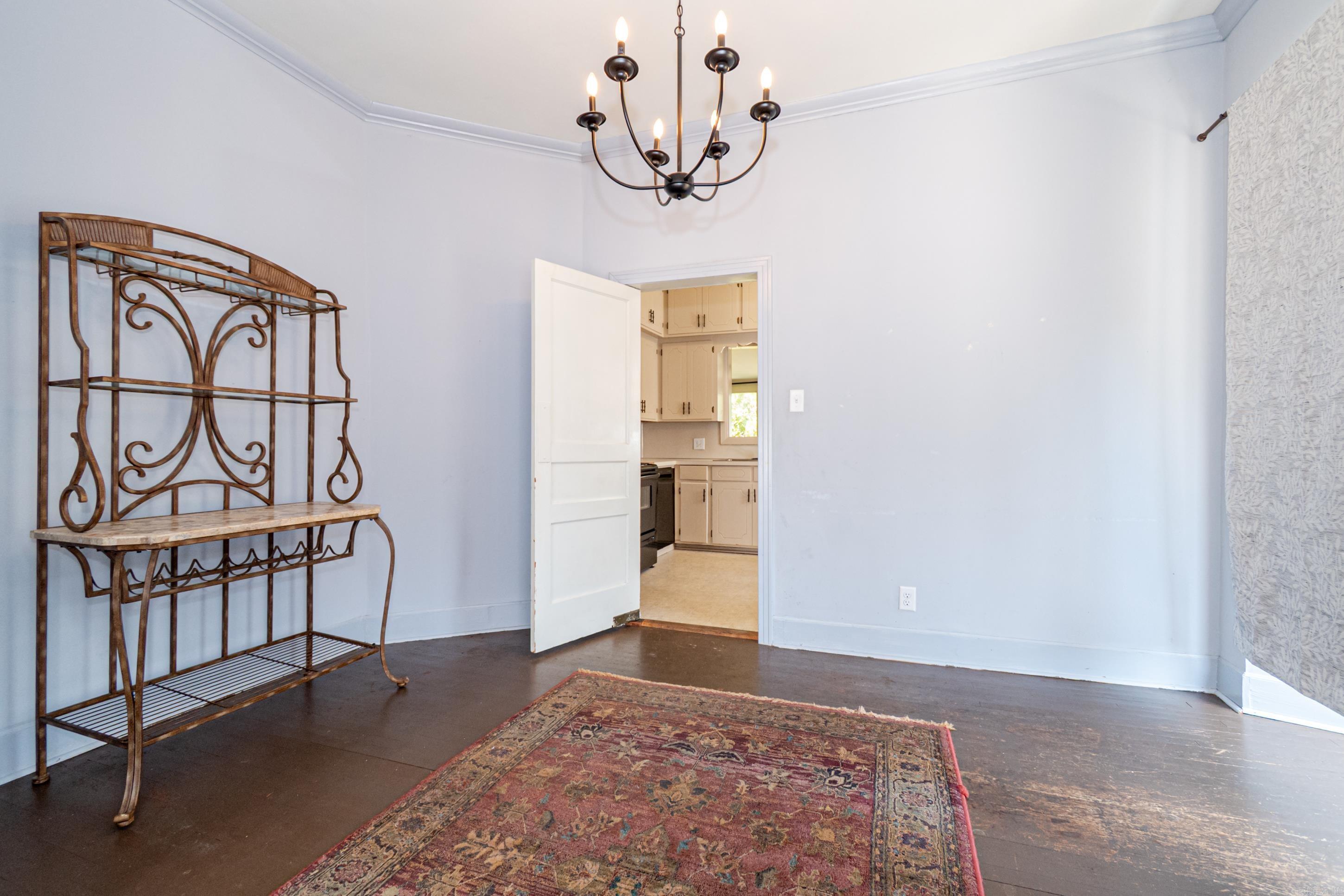 1214 W Block Street Property Photo 5