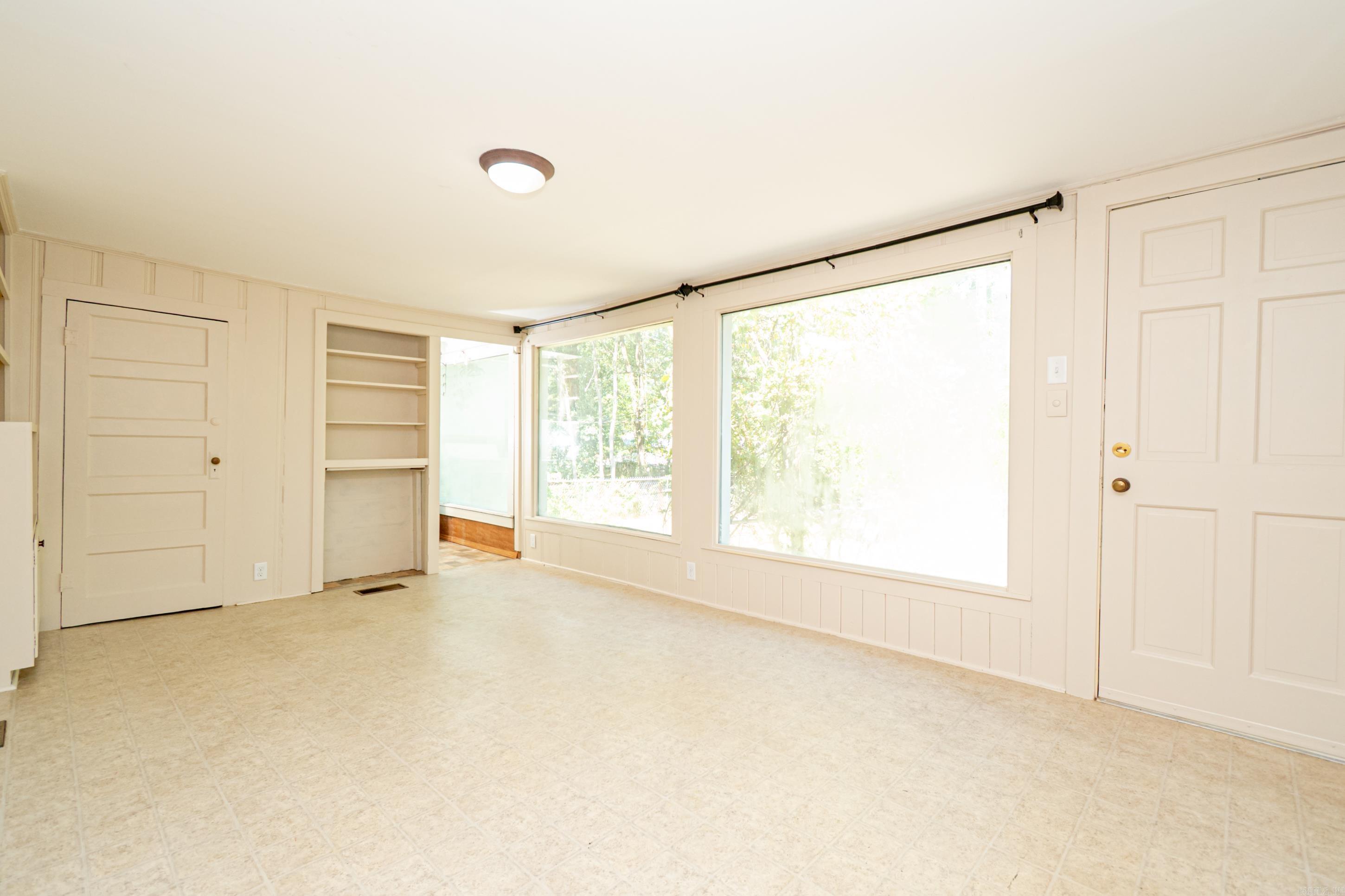 1214 W Block Street Property Photo 17