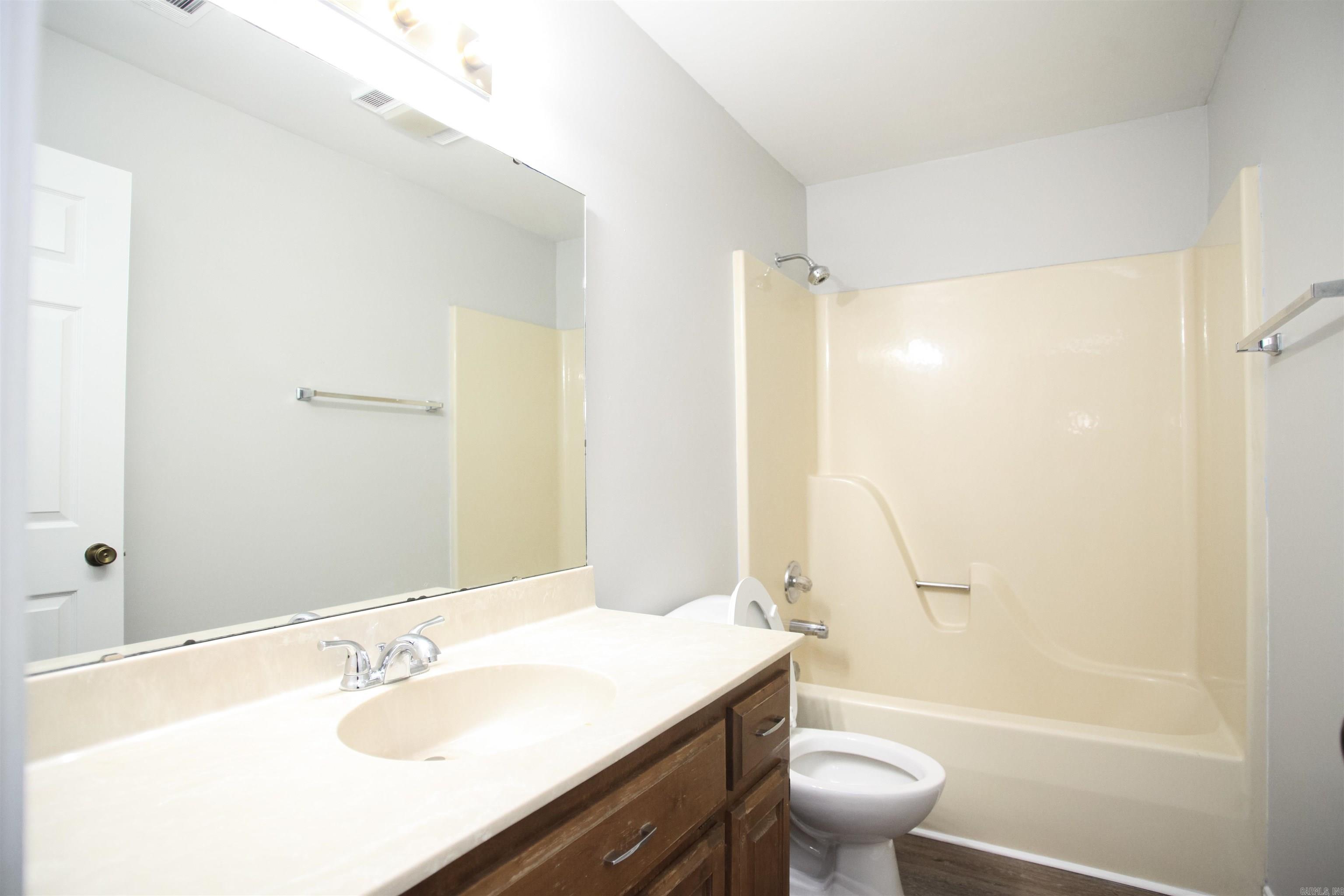 12610 Timber Hill Drive Property Photo 8