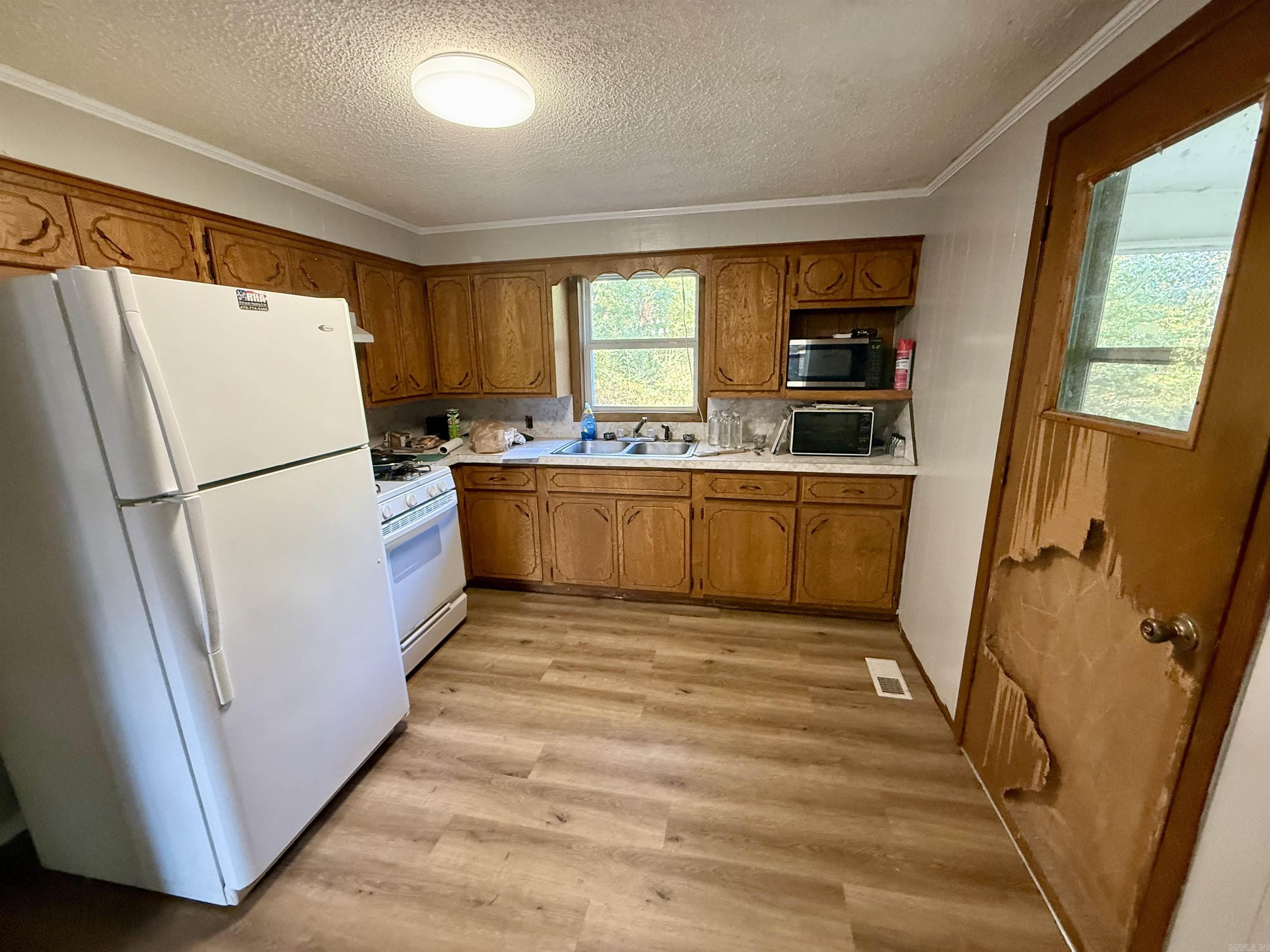 189 N Dorney Street Property Photo 6