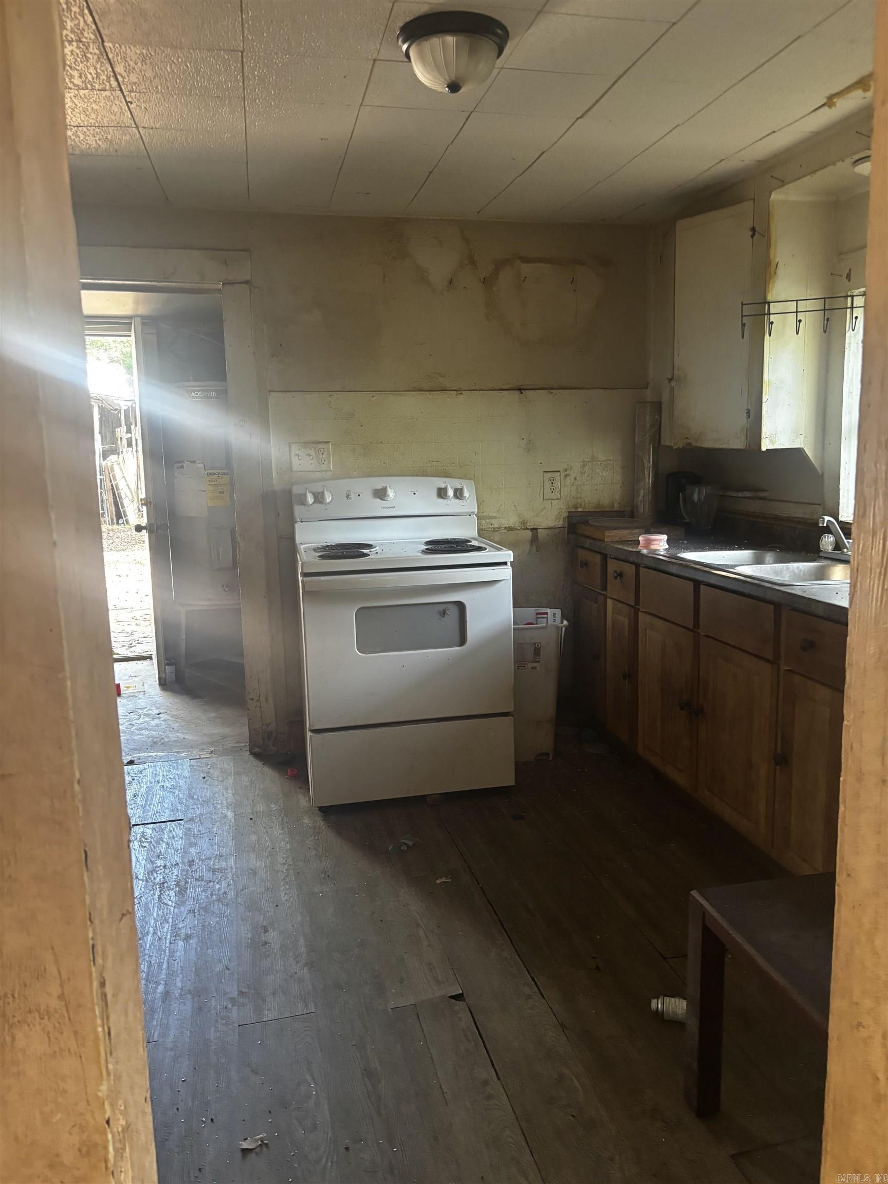 209 Detroit Street Property Photo 7