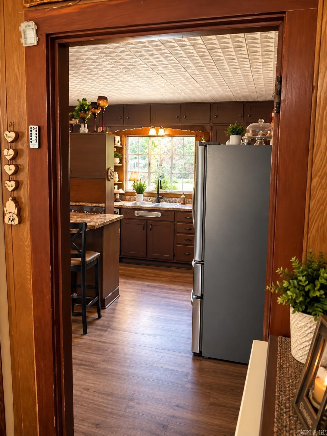 811 Central Road Property Photo 5