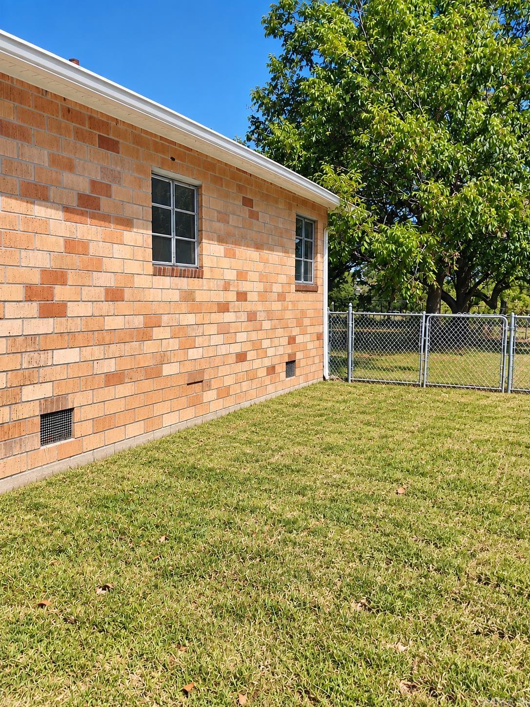 811 Central Road Property Photo 12