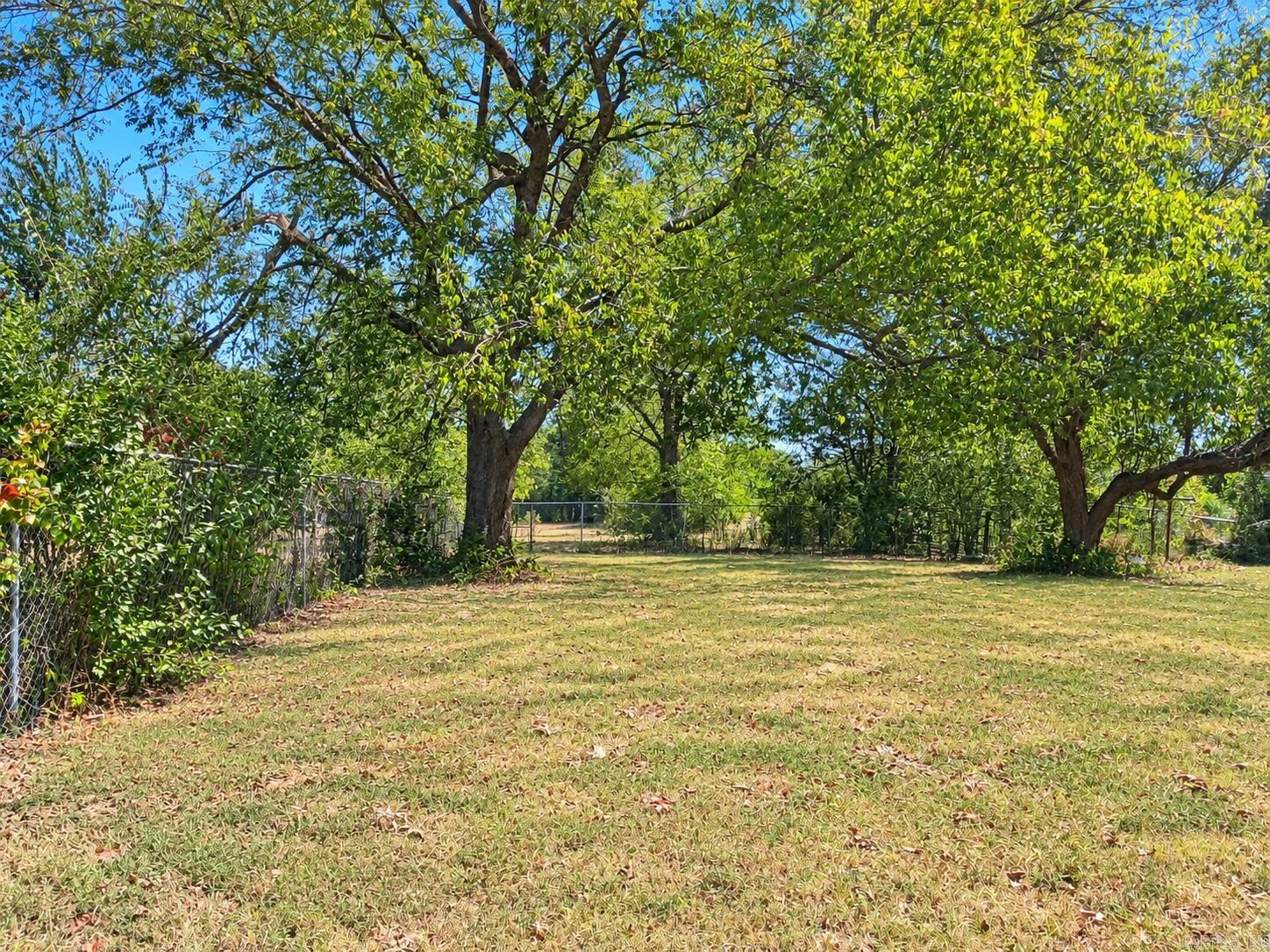 811 Central Road Property Photo 15