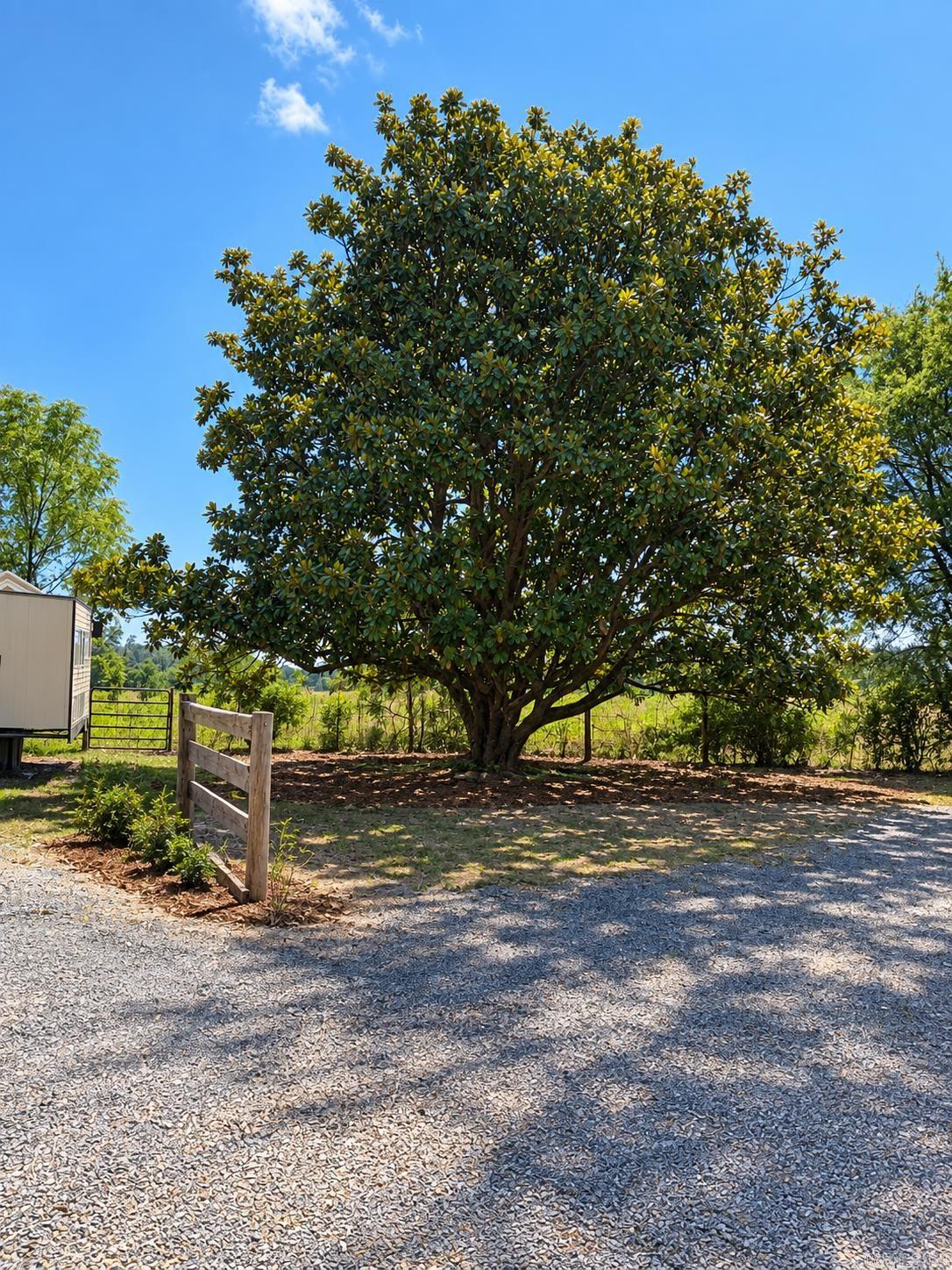 811 Central Road Property Photo 18