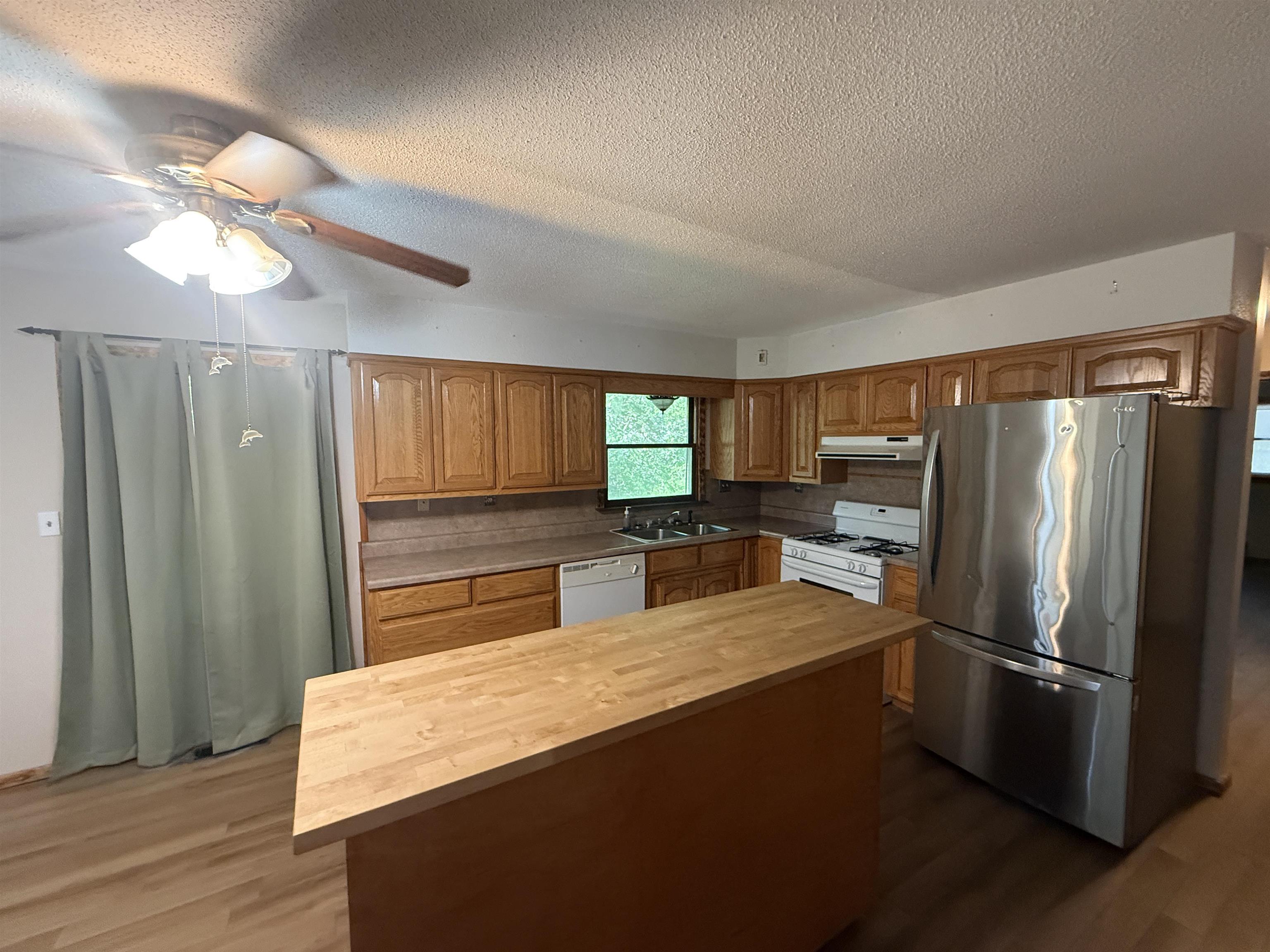 97 Lakeside Drive Property Photo 10