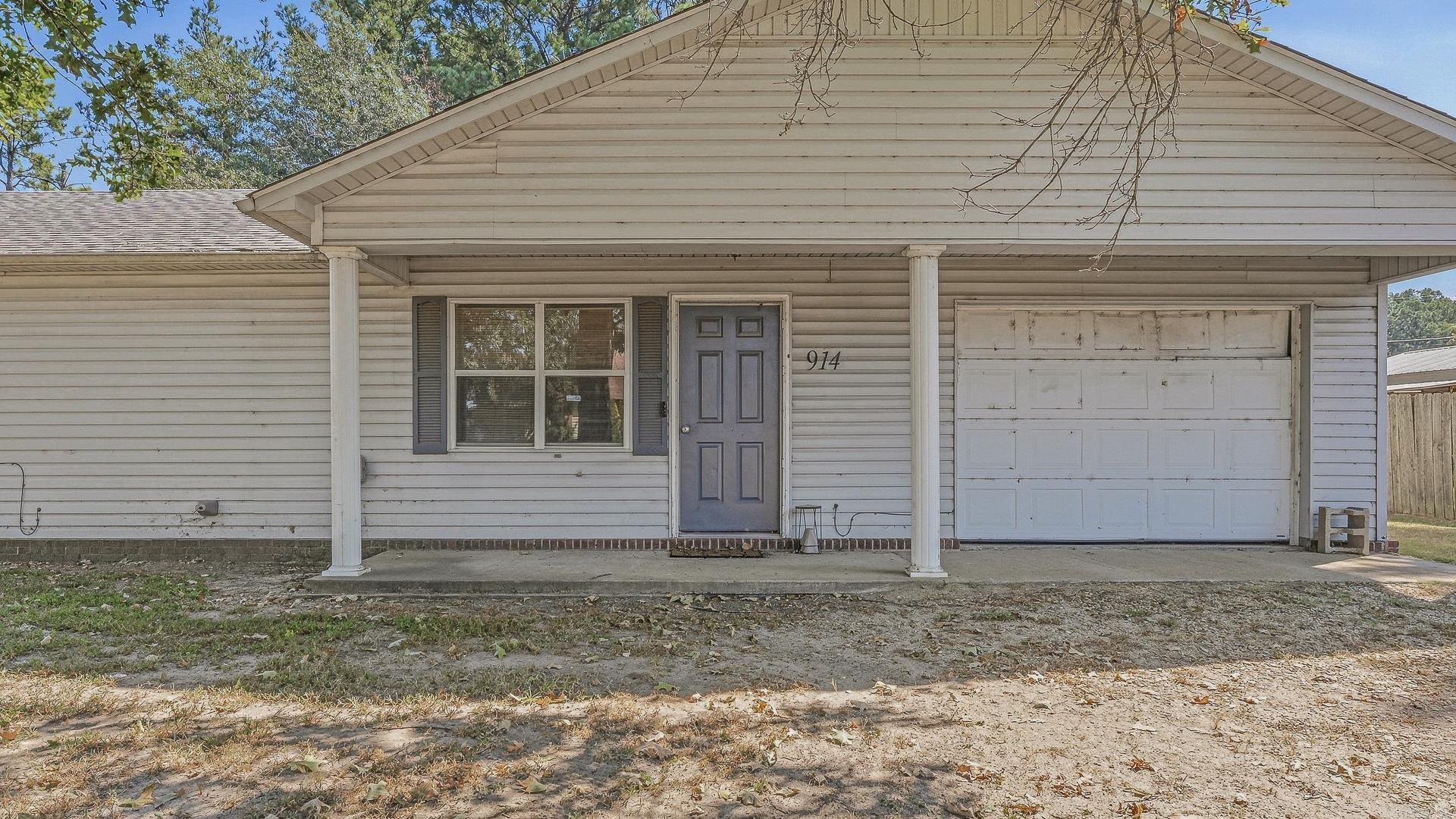914 Roy Lee St Property Photo 1